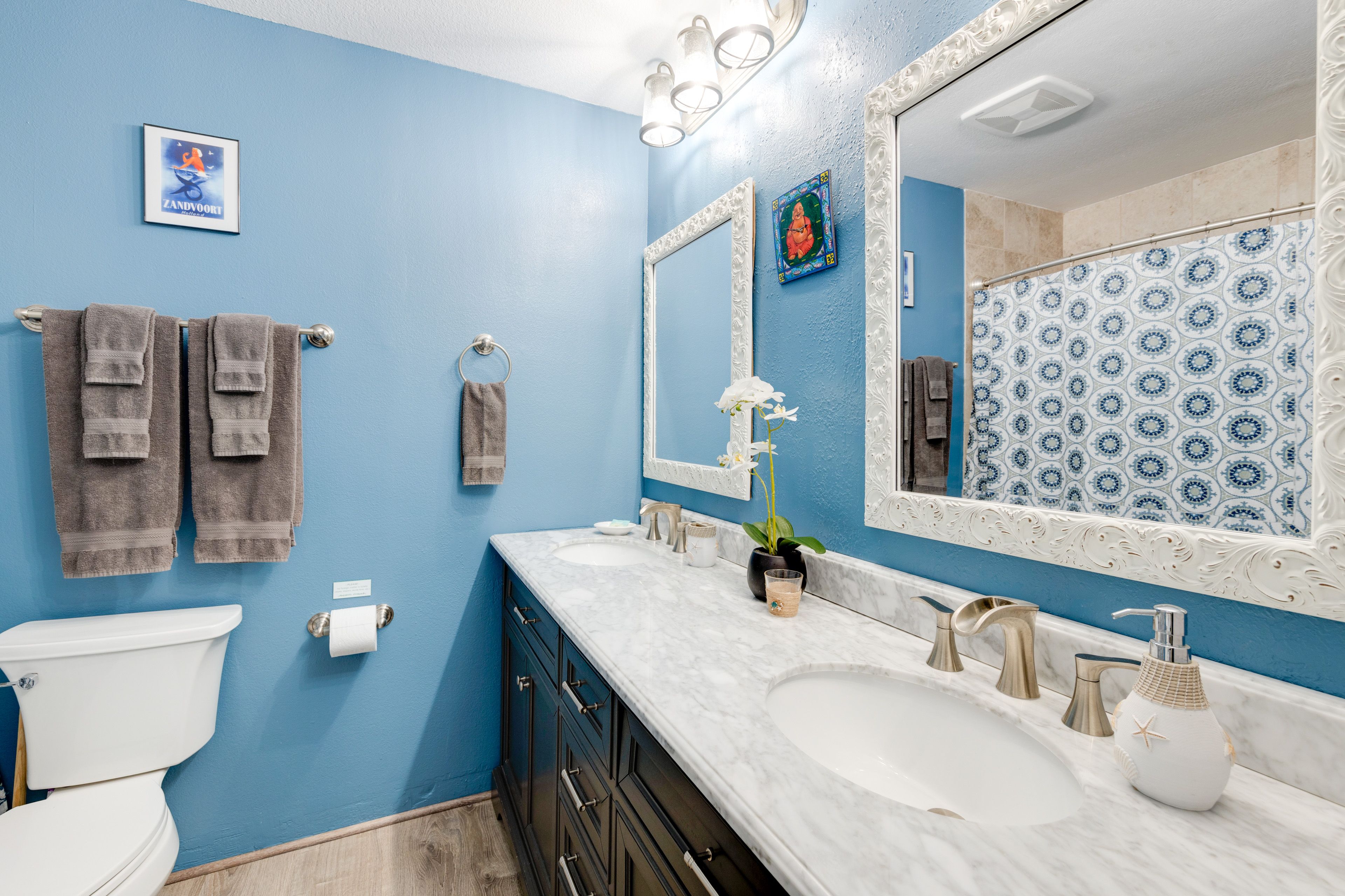 Full Bathroom | Hair Dryer | 2nd Floor