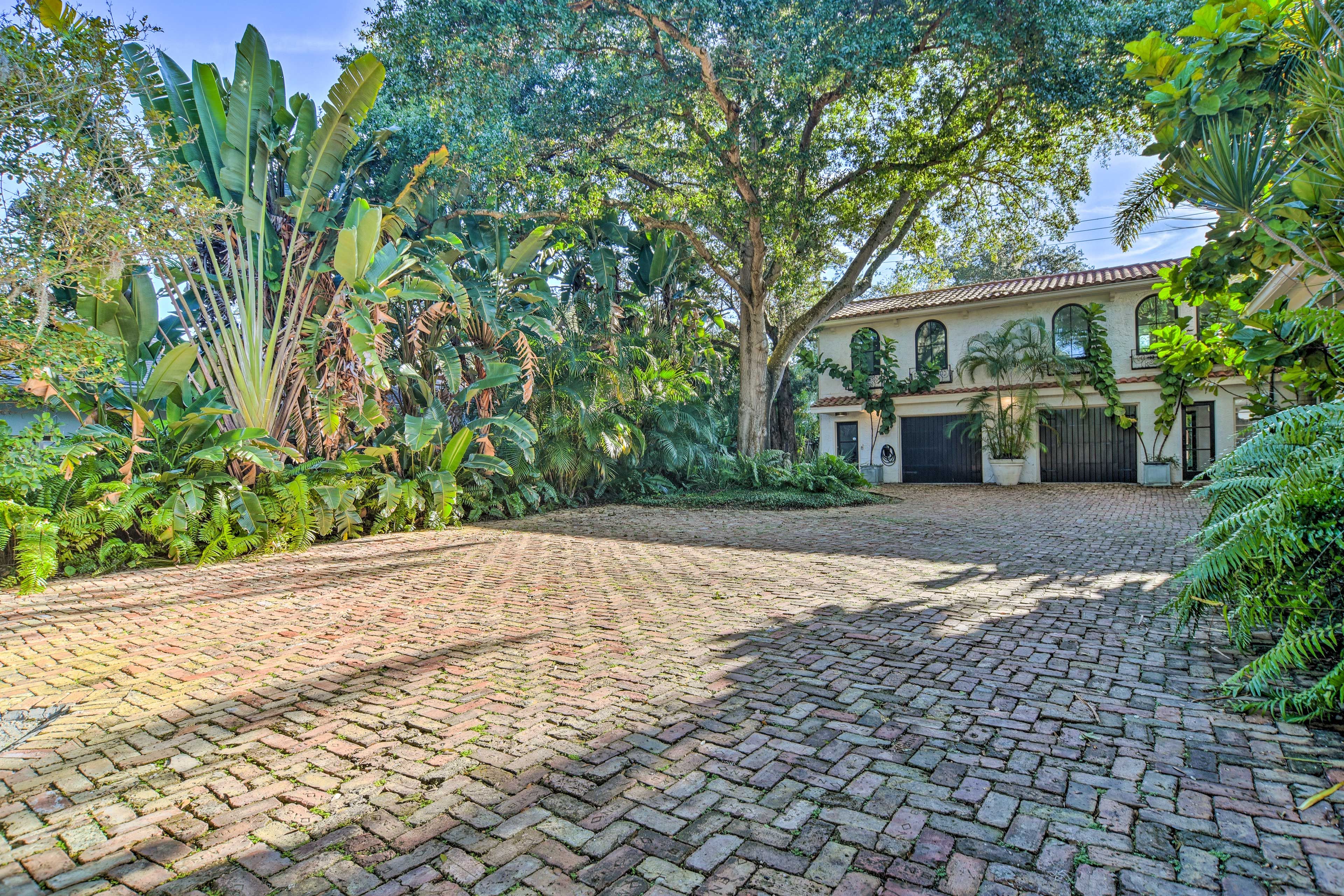 Parking | Driveway (1 Vehicle)