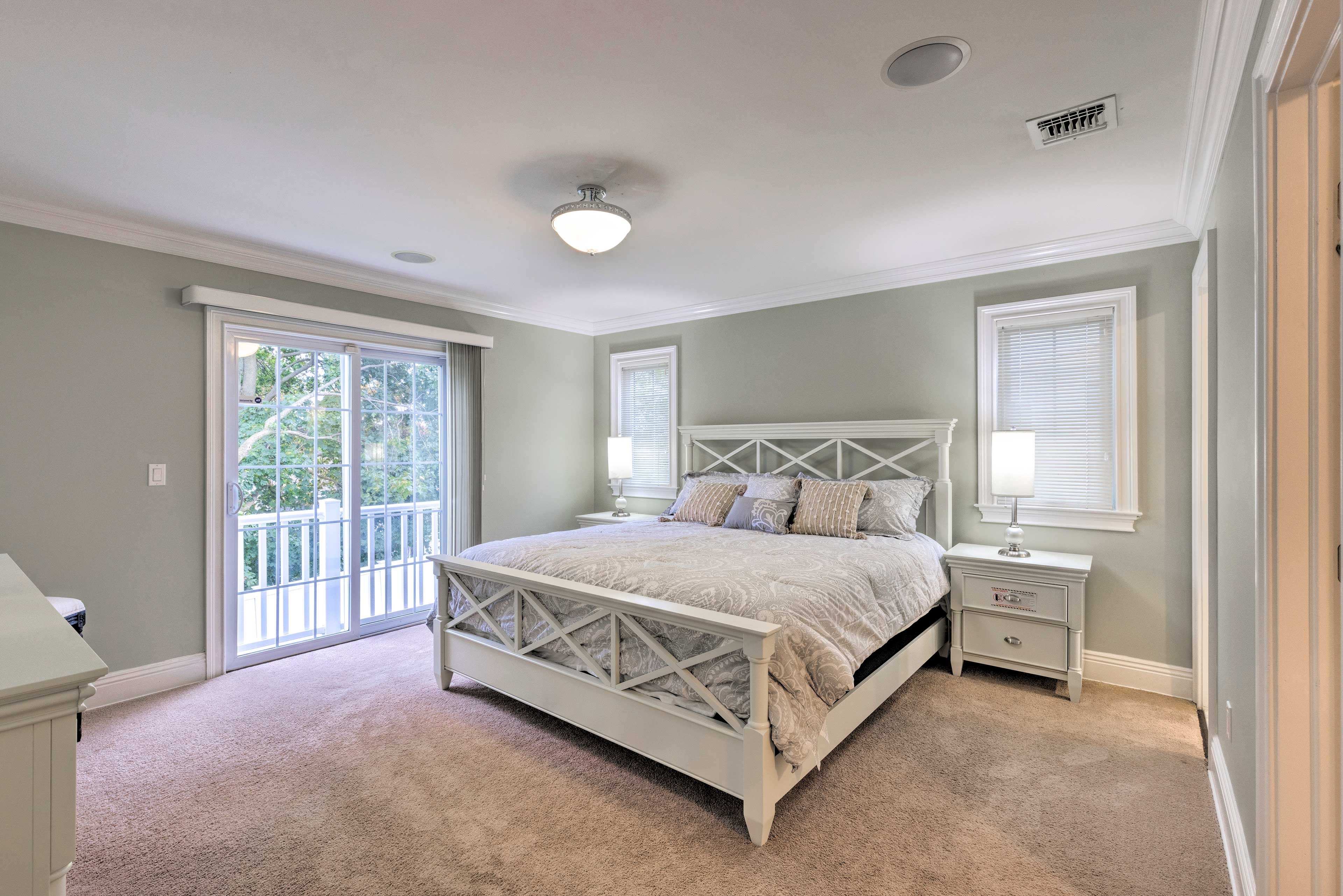 Bedroom 1 | King Bed | Balcony Access | Walk-In Closet