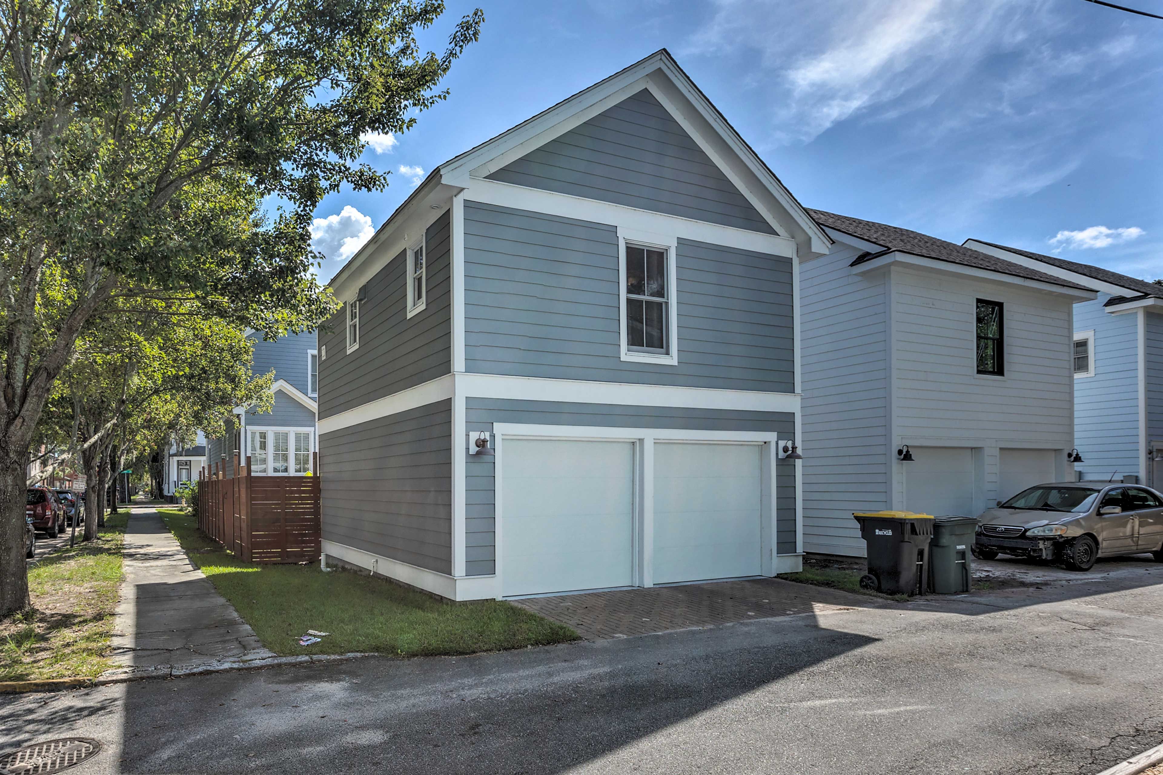 Exterior | Parking | Street Parking