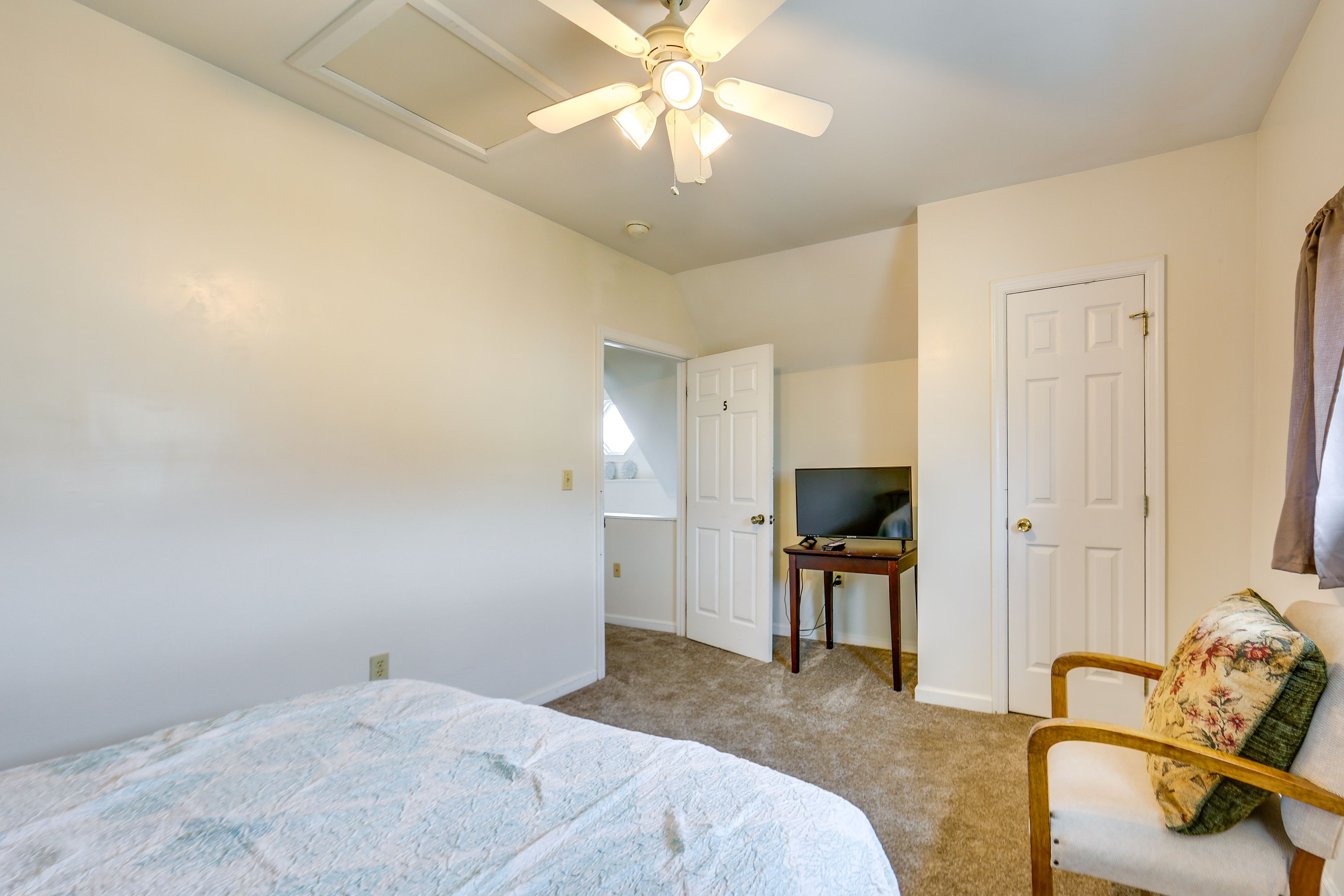 Bedroom 4 | 3rd Floor | Queen Bed