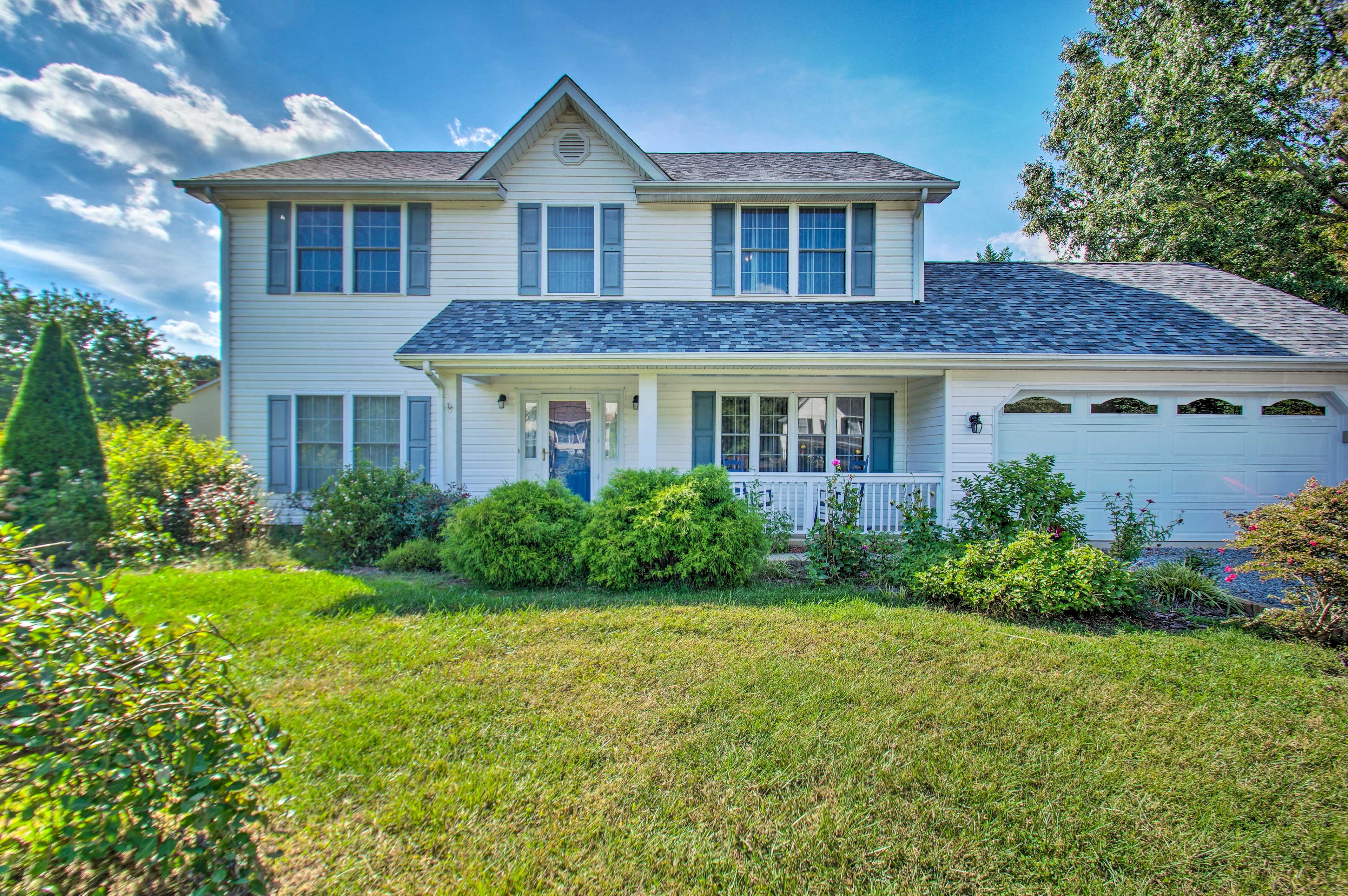 Forest Vacation Rental | 3BR | 2.5BA | 2 Stories | Stairs Required | 2,539 Sq Ft