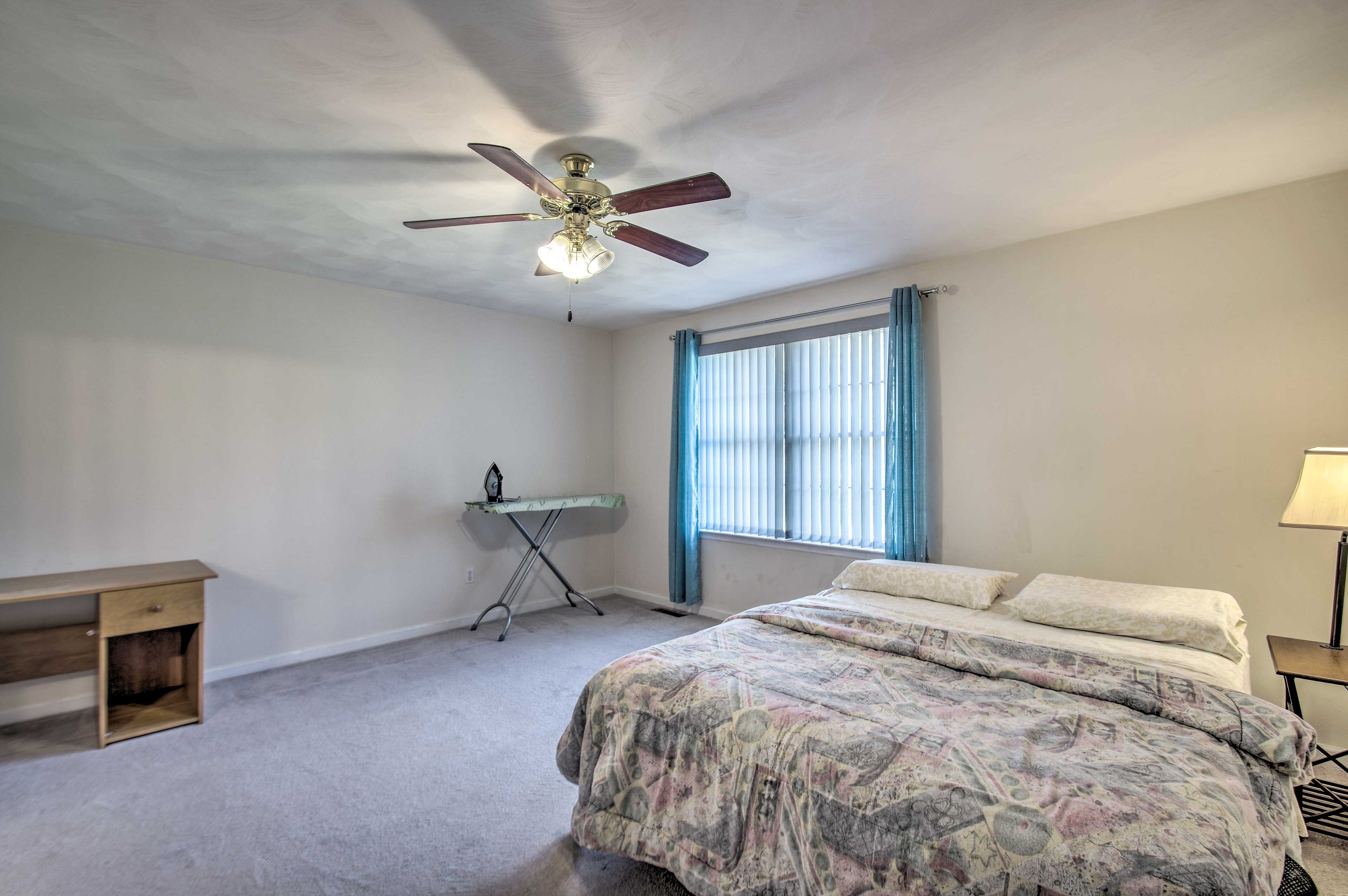 Bedroom 1 | Upper Level | Queen Bed