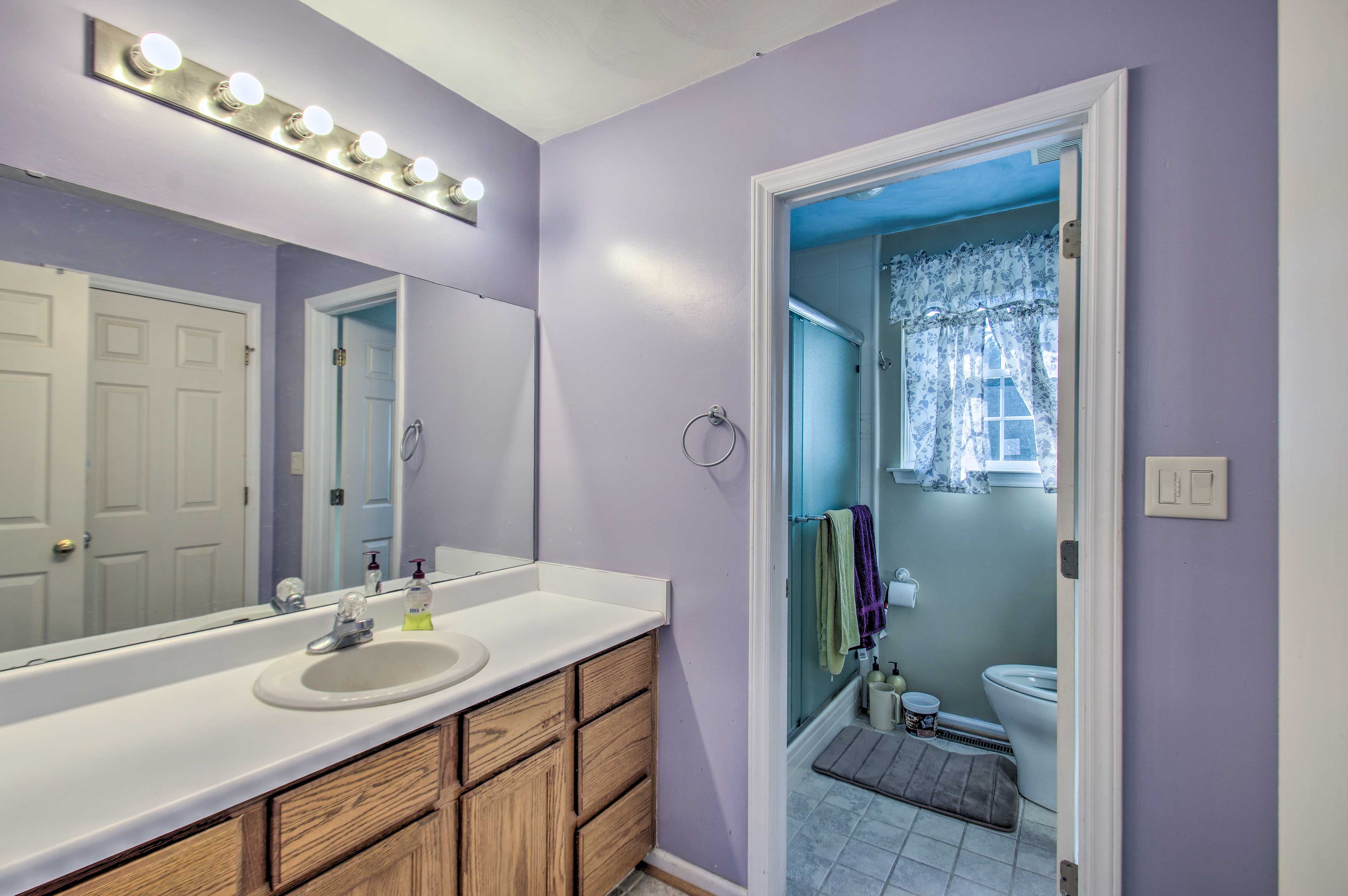 En-Suite Bathroom | Towels Provided