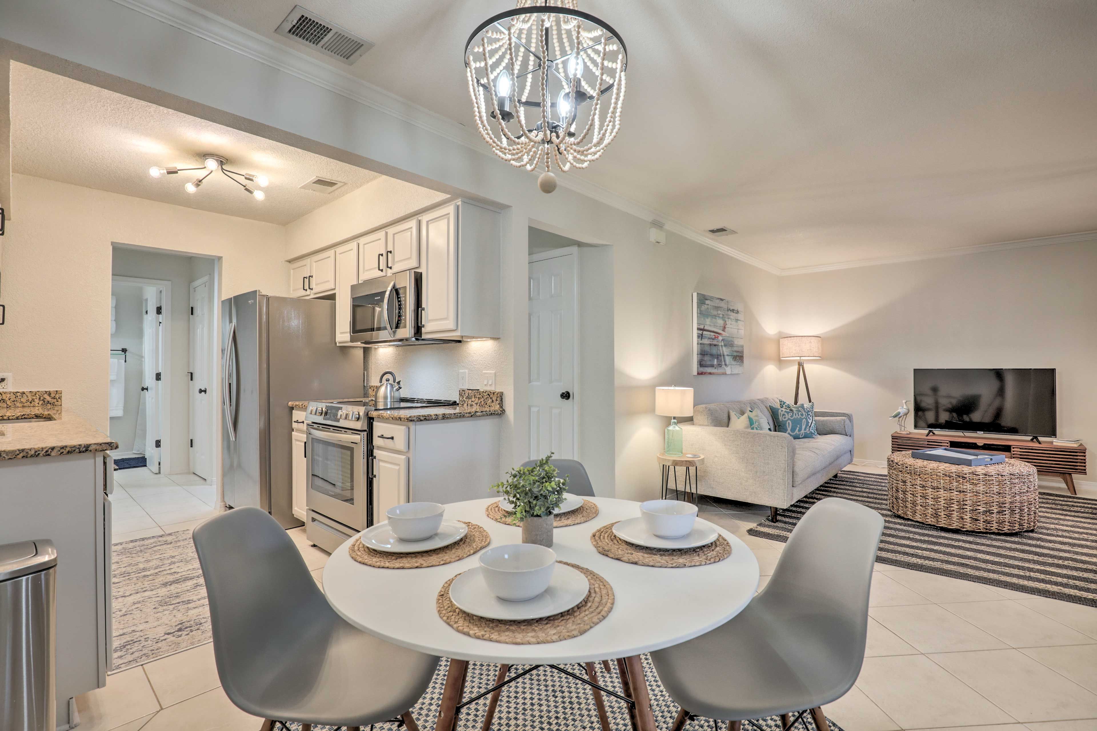 Dining Area | Dishware Provided
