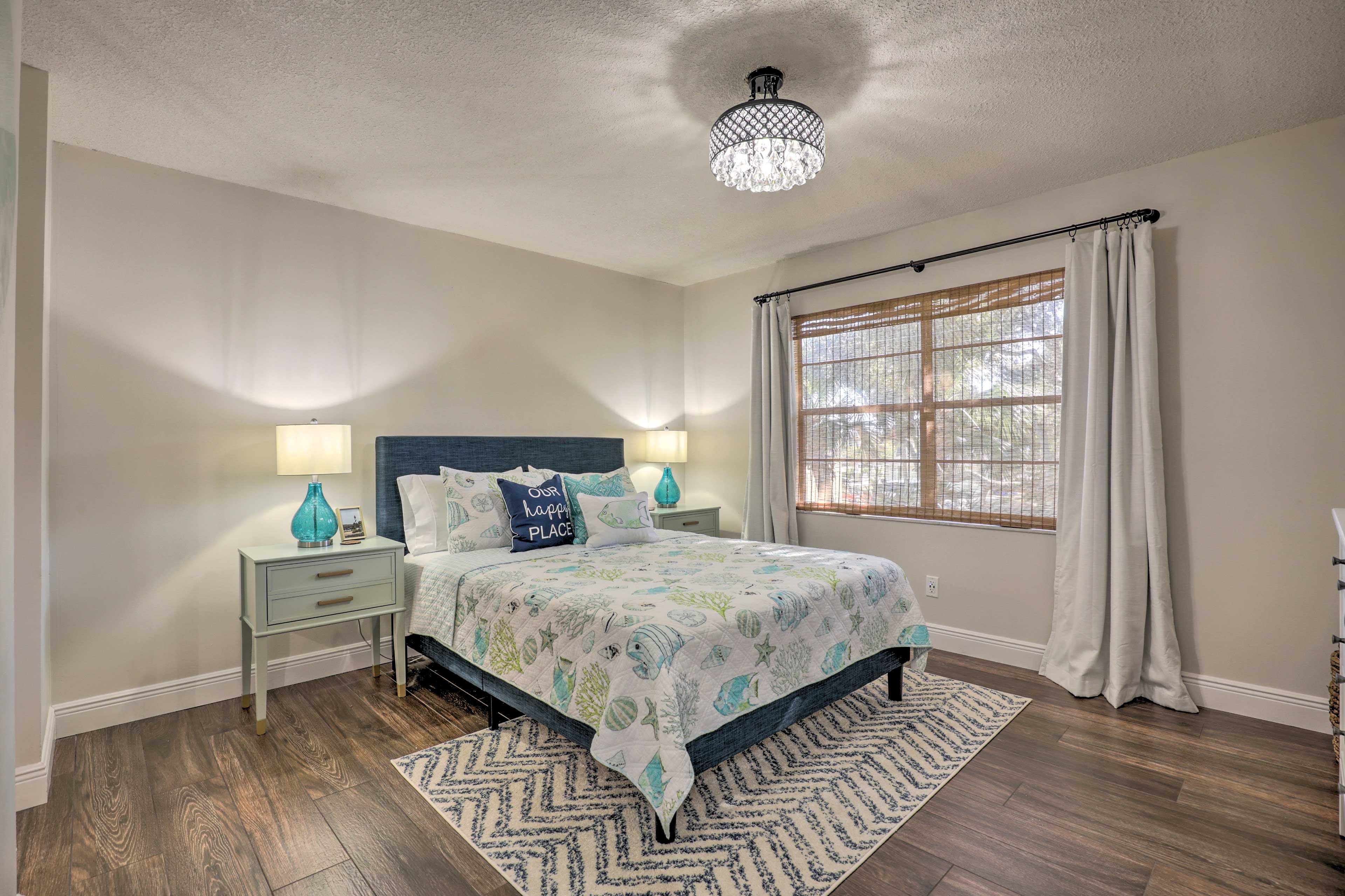 Bedroom 1 | Pack 'n Play Available