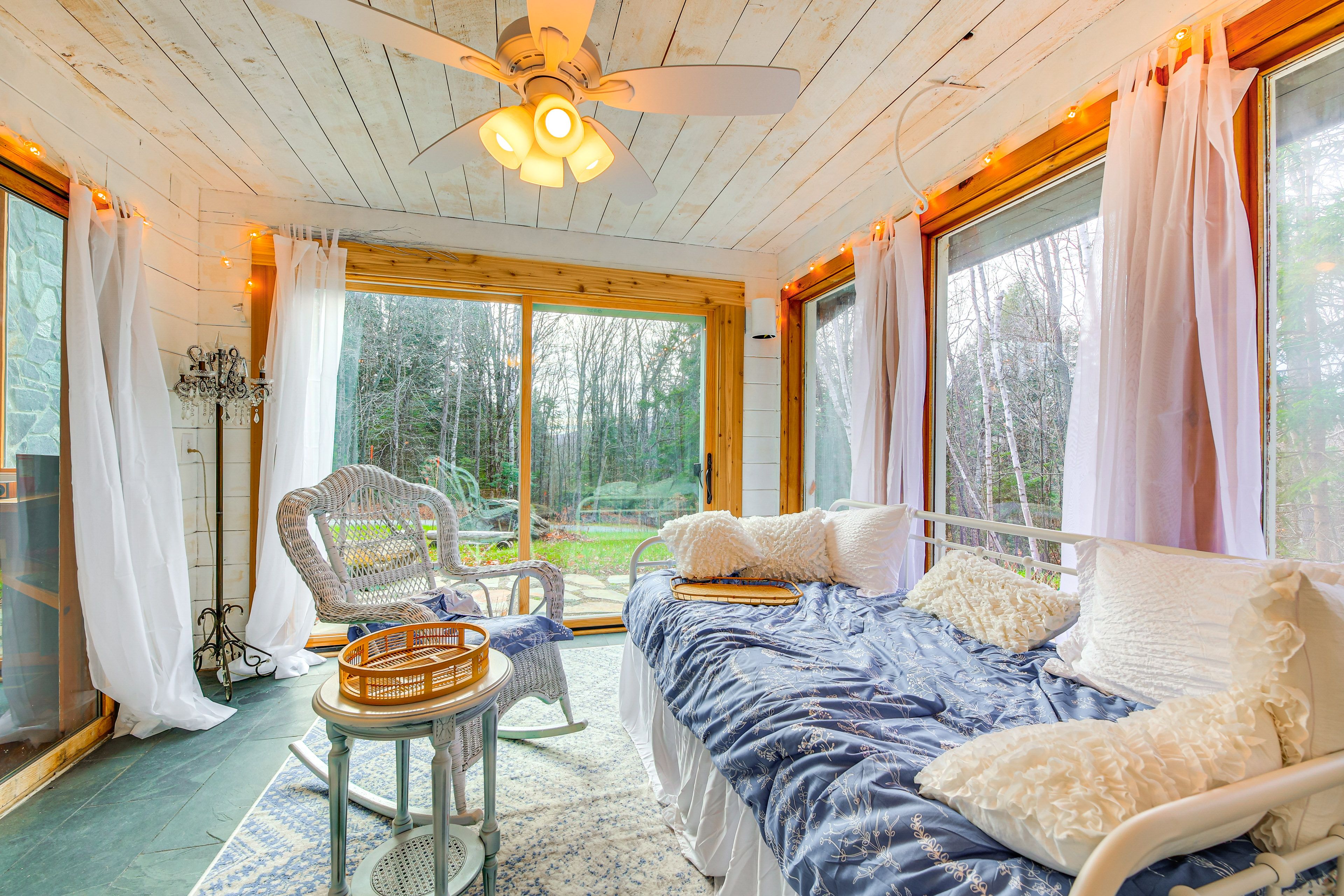 Sunroom | Twin Daybed