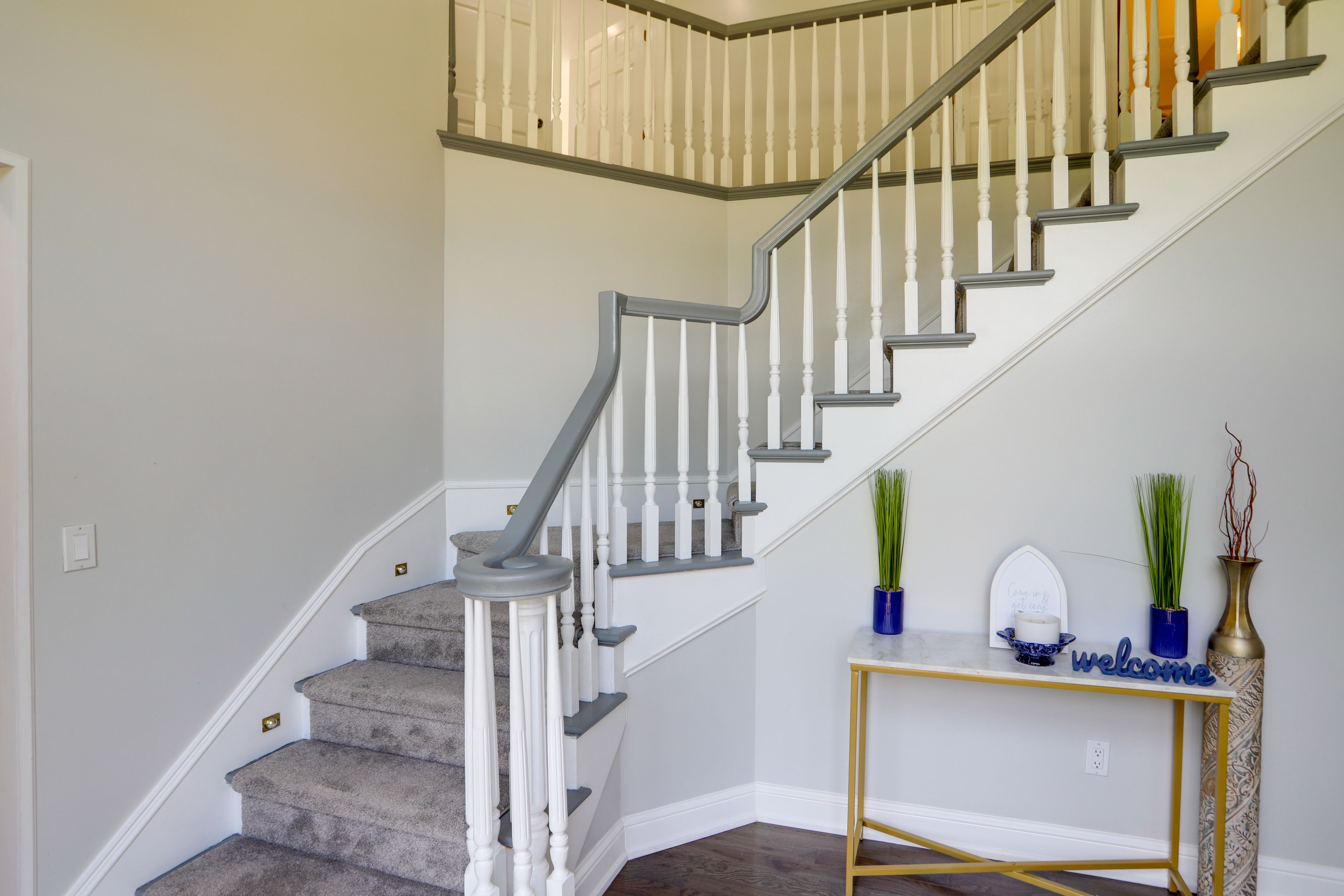 Entryway | Staircase