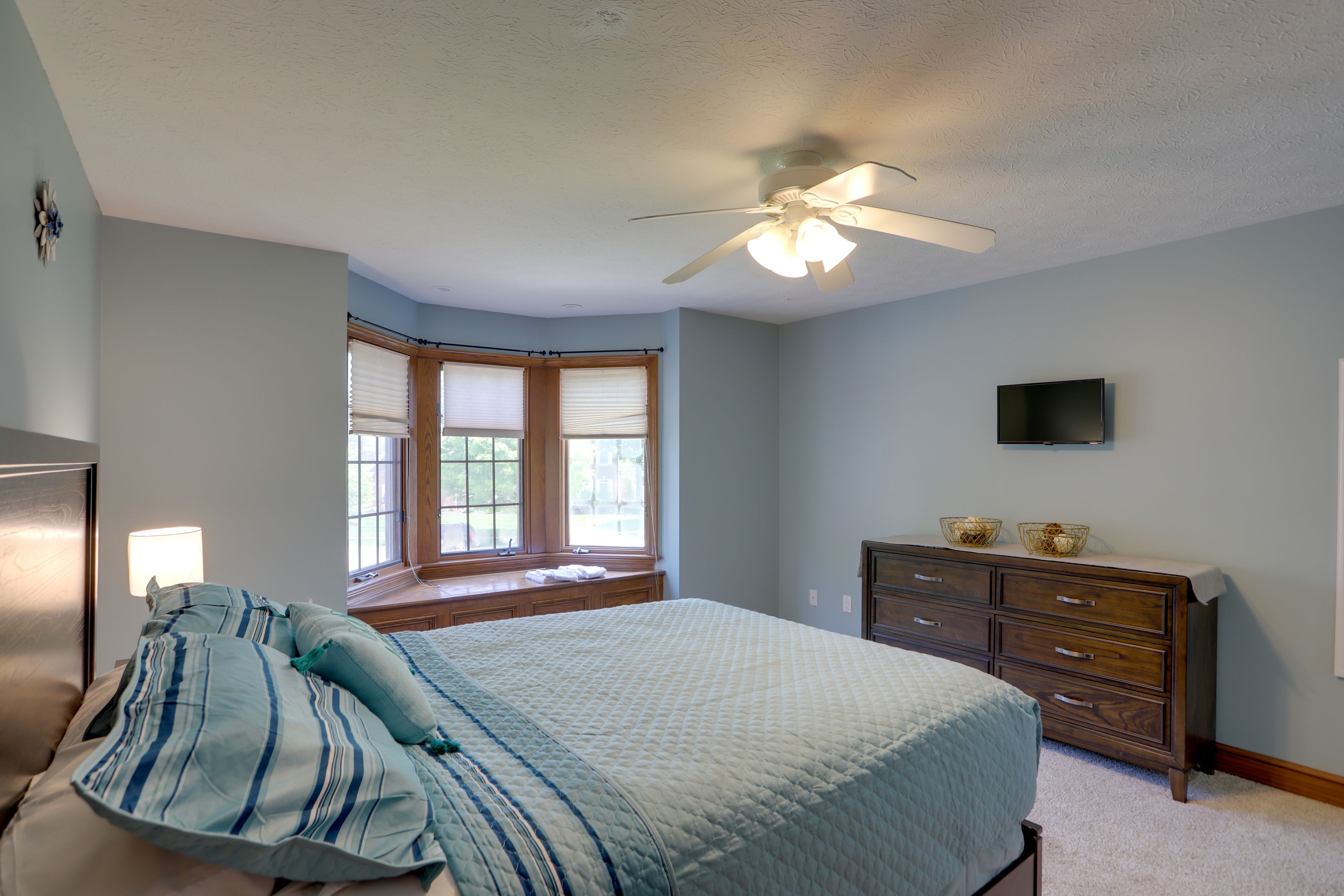 Bedroom 2 | Queen Bed | 1st Floor