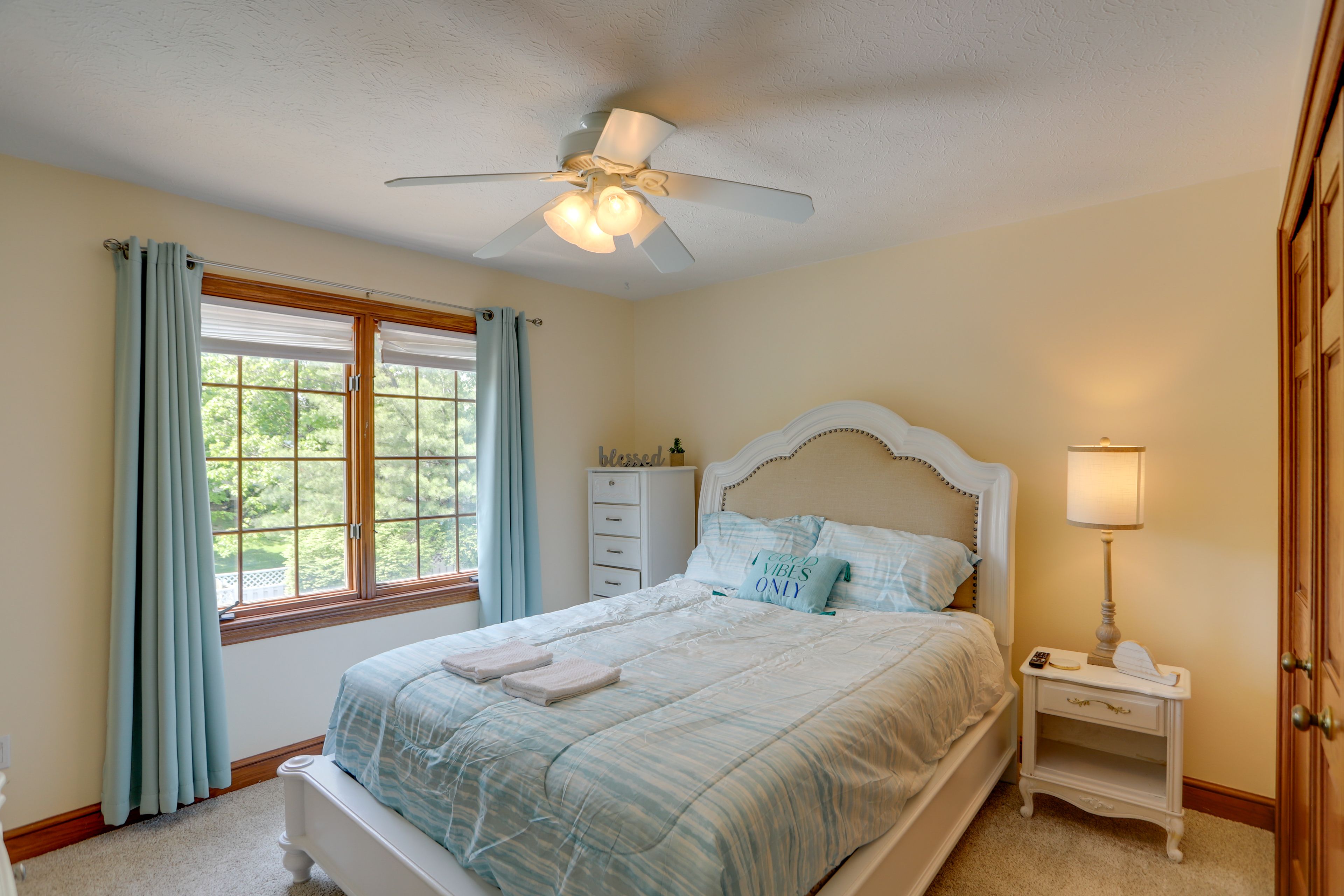 Bedroom 3 | Queen Bed | Smart TV | 2nd Floor