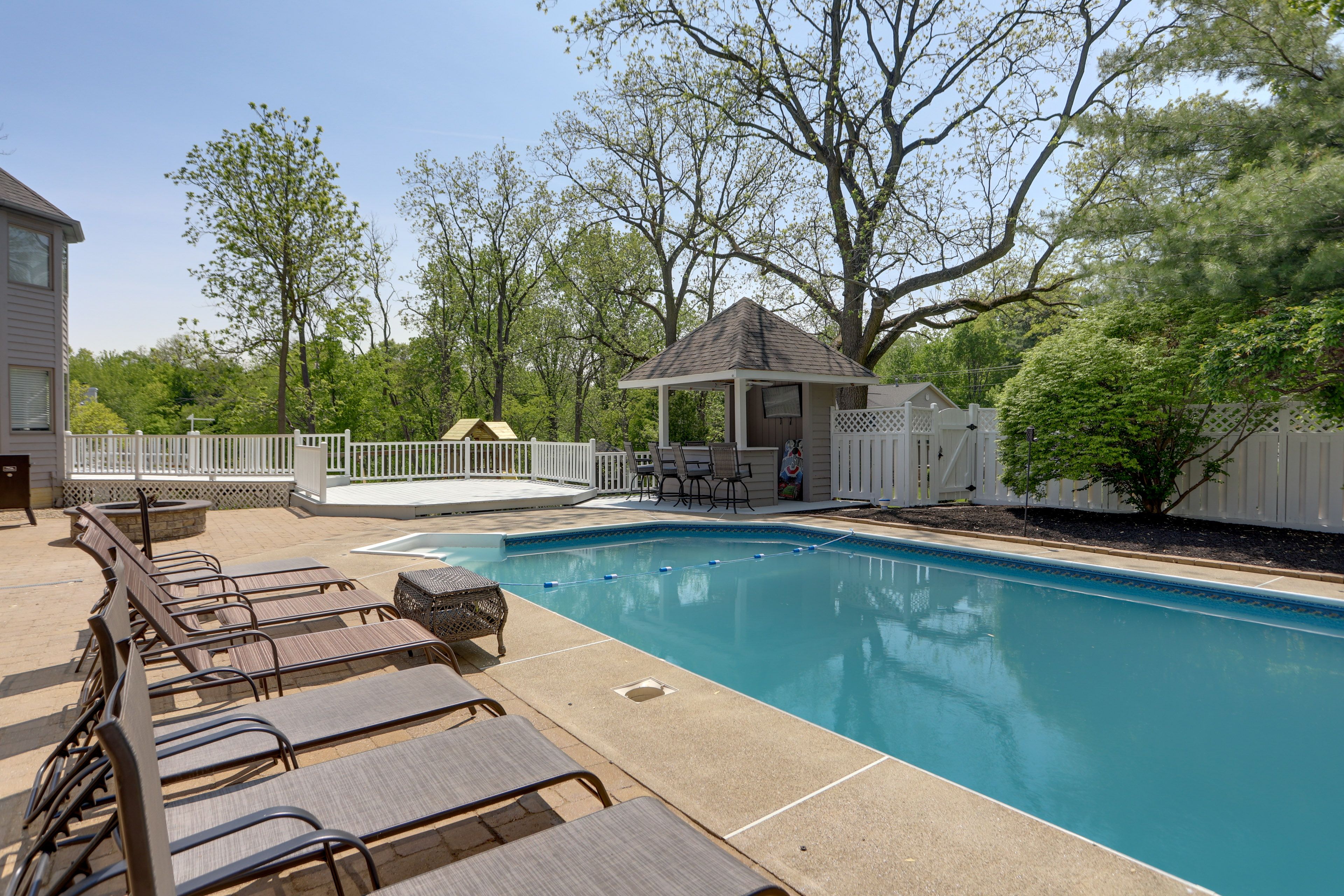 Private Pool | Outdoor Bar