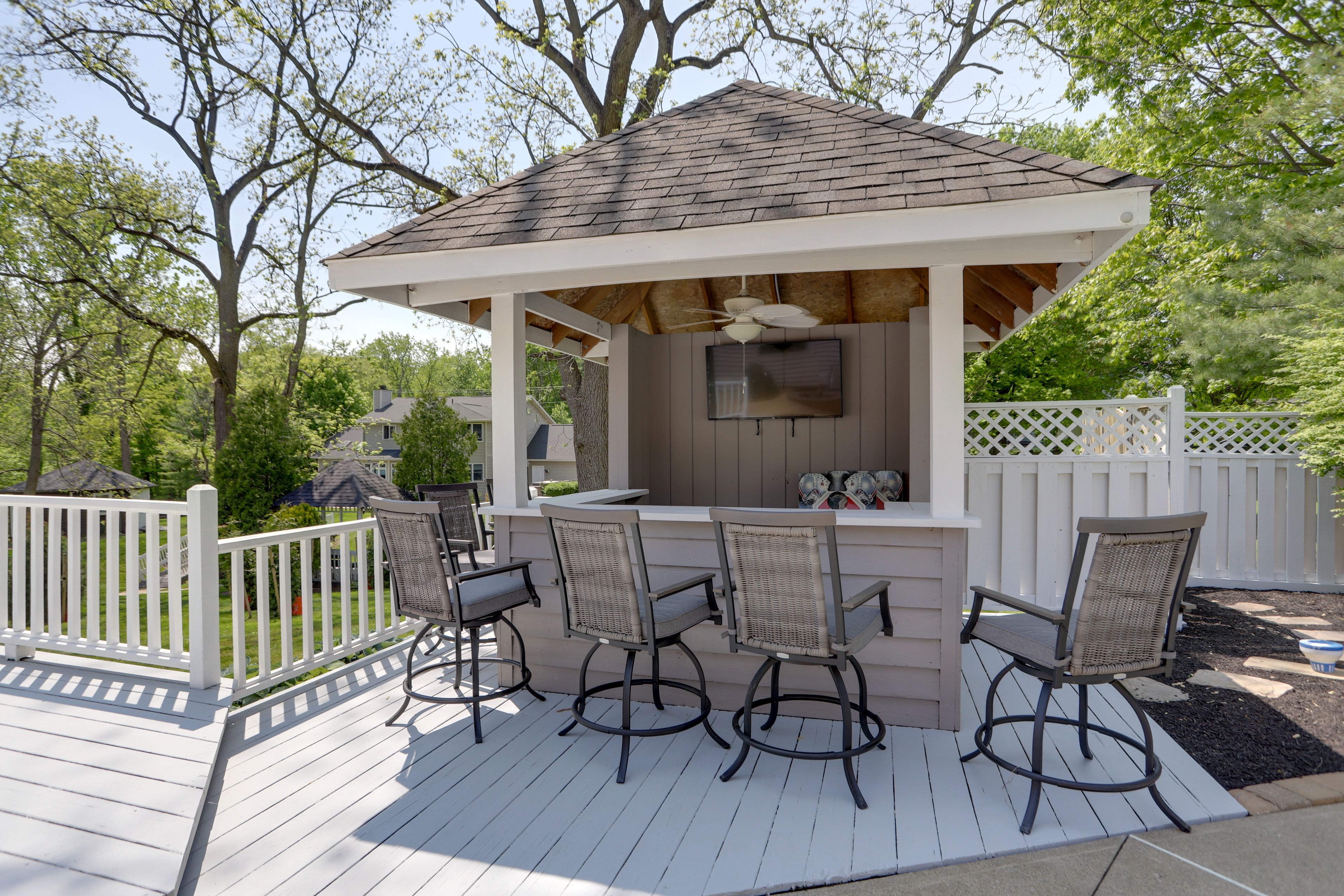 Outdoor Bar