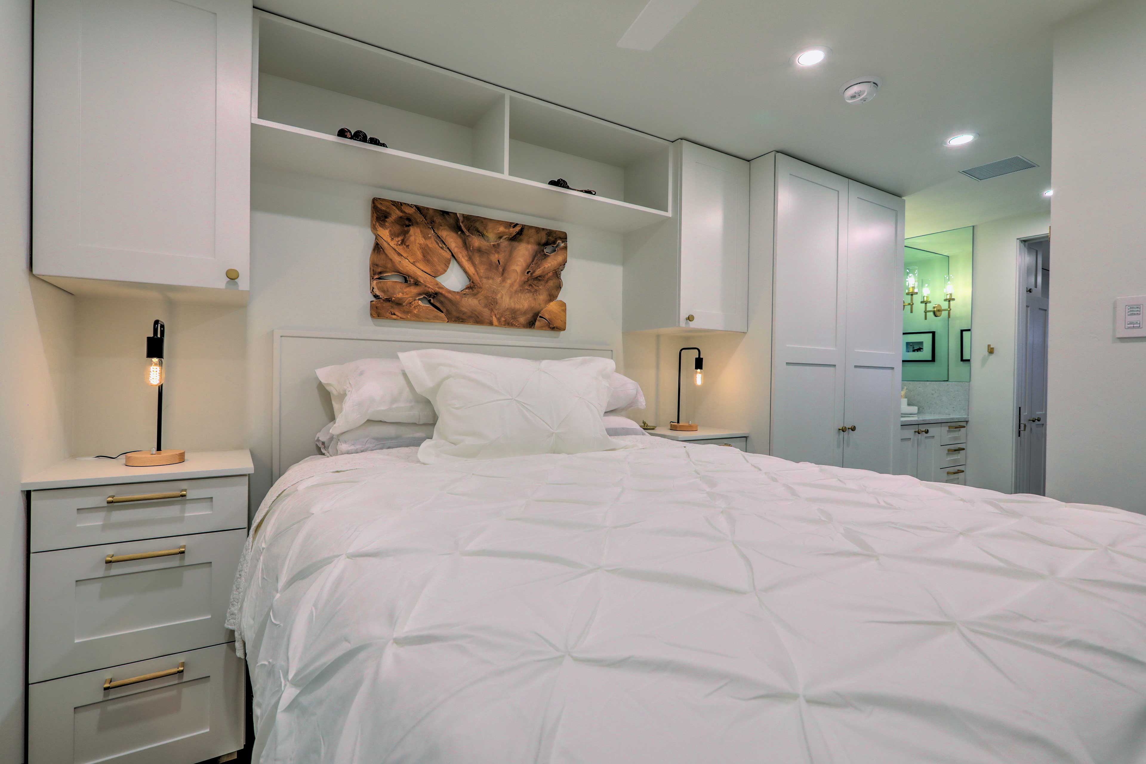 Bedroom 1 | Queen Bed | En-Suite Bathroom