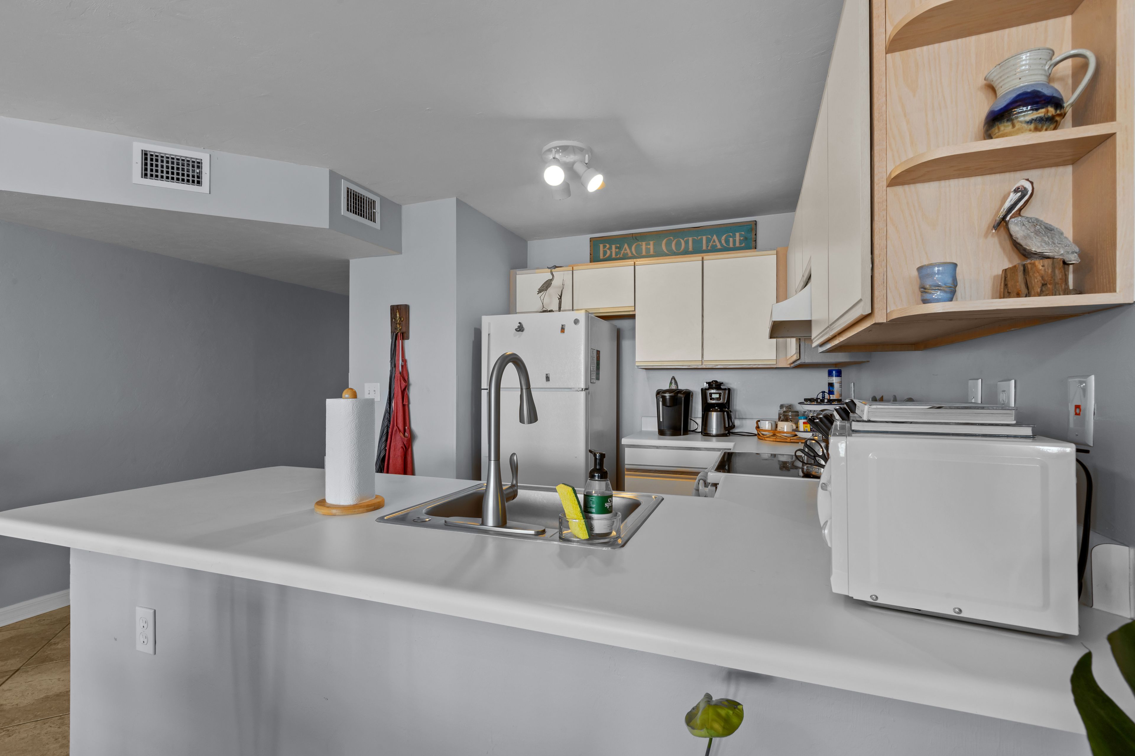 Fully Equipped Kitchen | Dishware & Flatware Provided