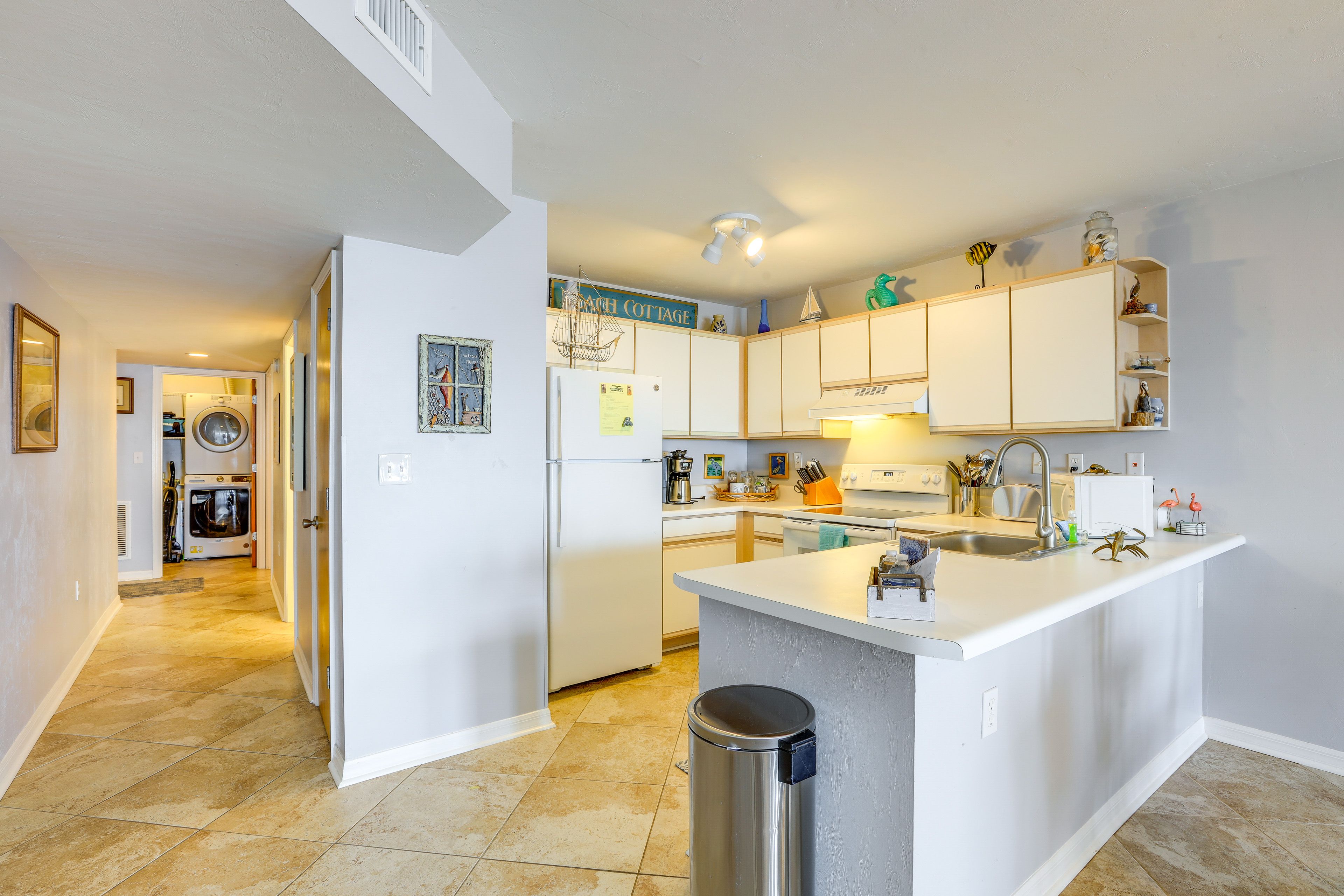 Fully Equipped Kitchen | Dishware & Flatware Provided