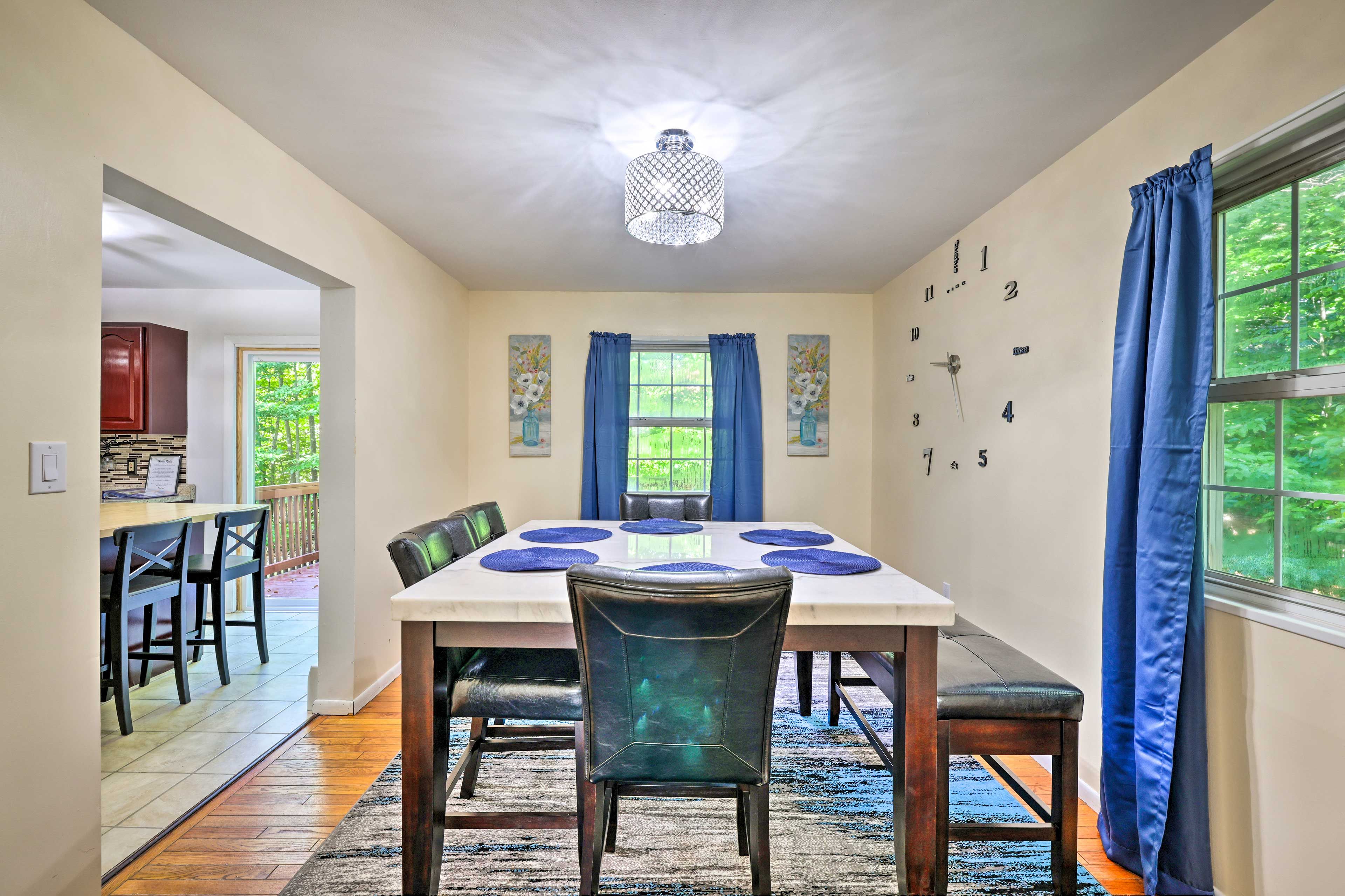 Dining Room | Main Level | Dishware Provided