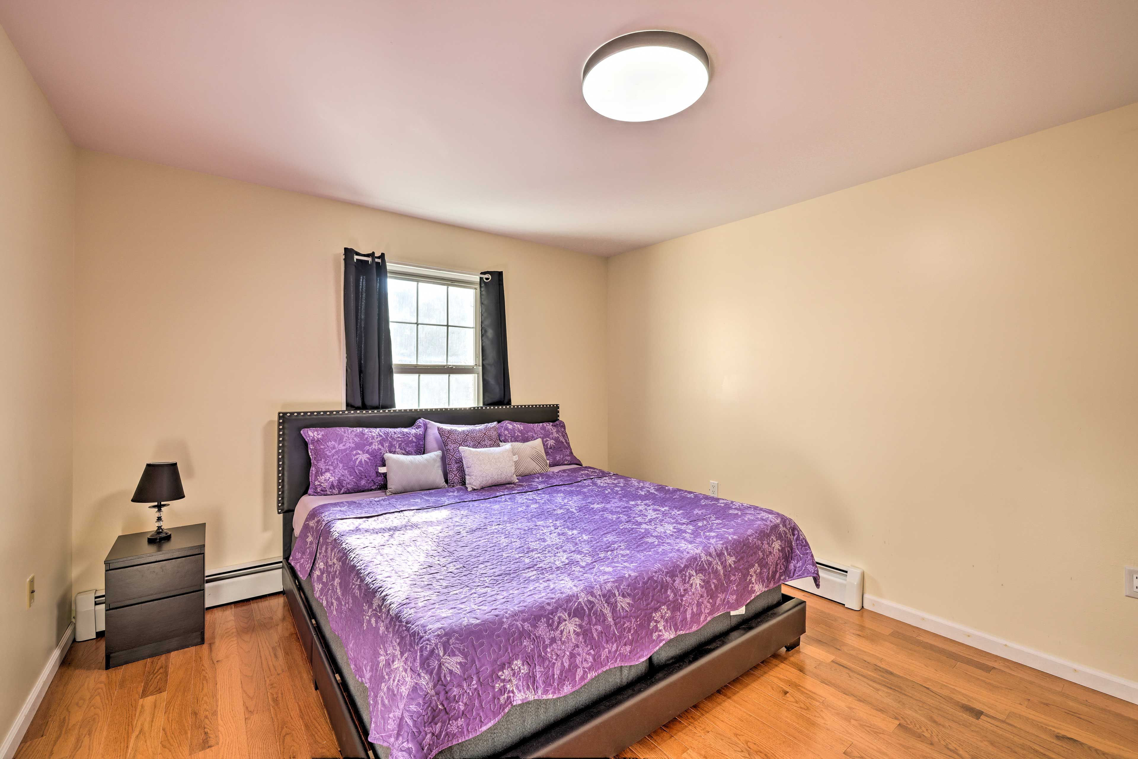 Bedroom 1 | Main Level | King Bed