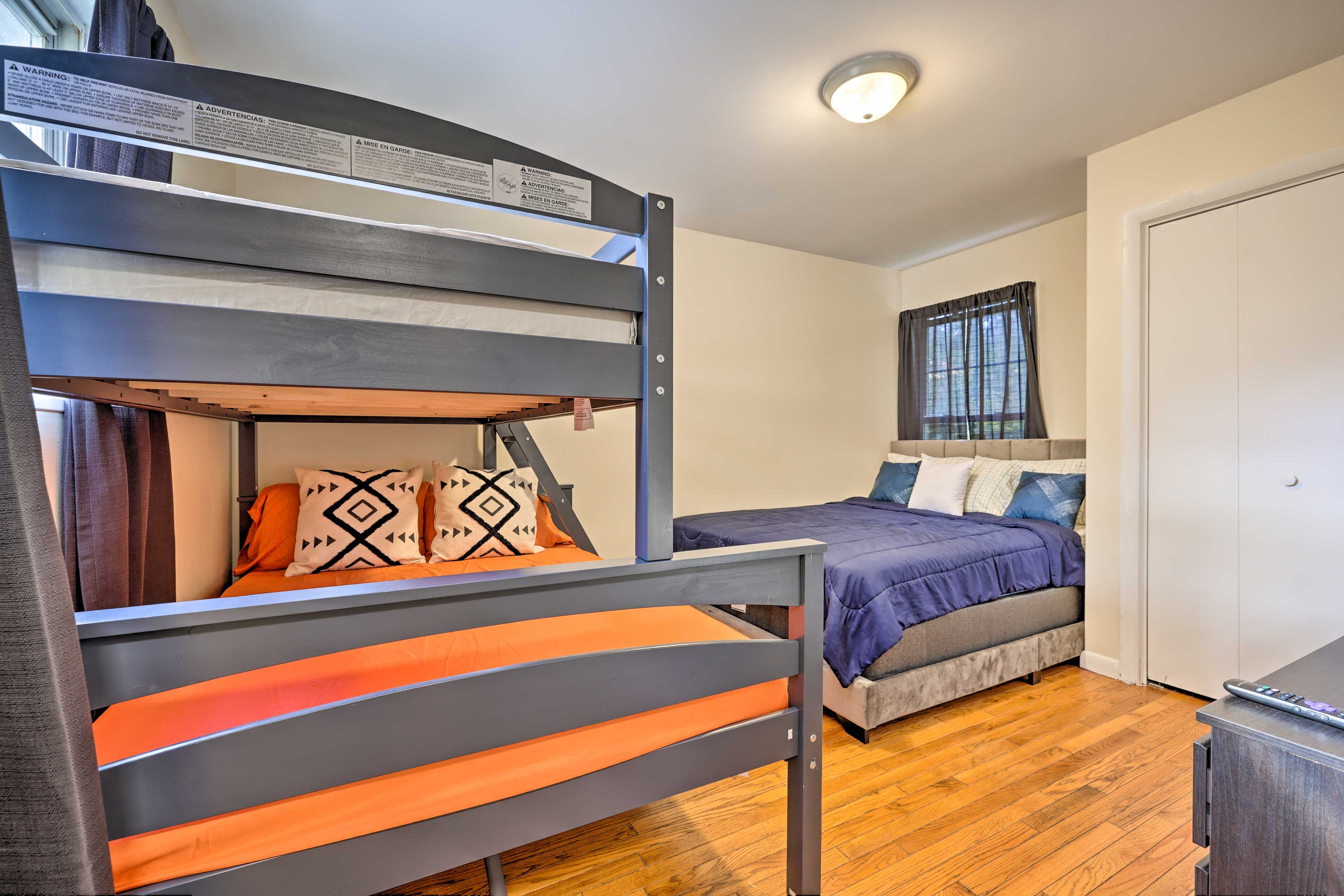 Bedroom 3 | Upper Level | Twin/Full Bunk Bed | Queen Bed