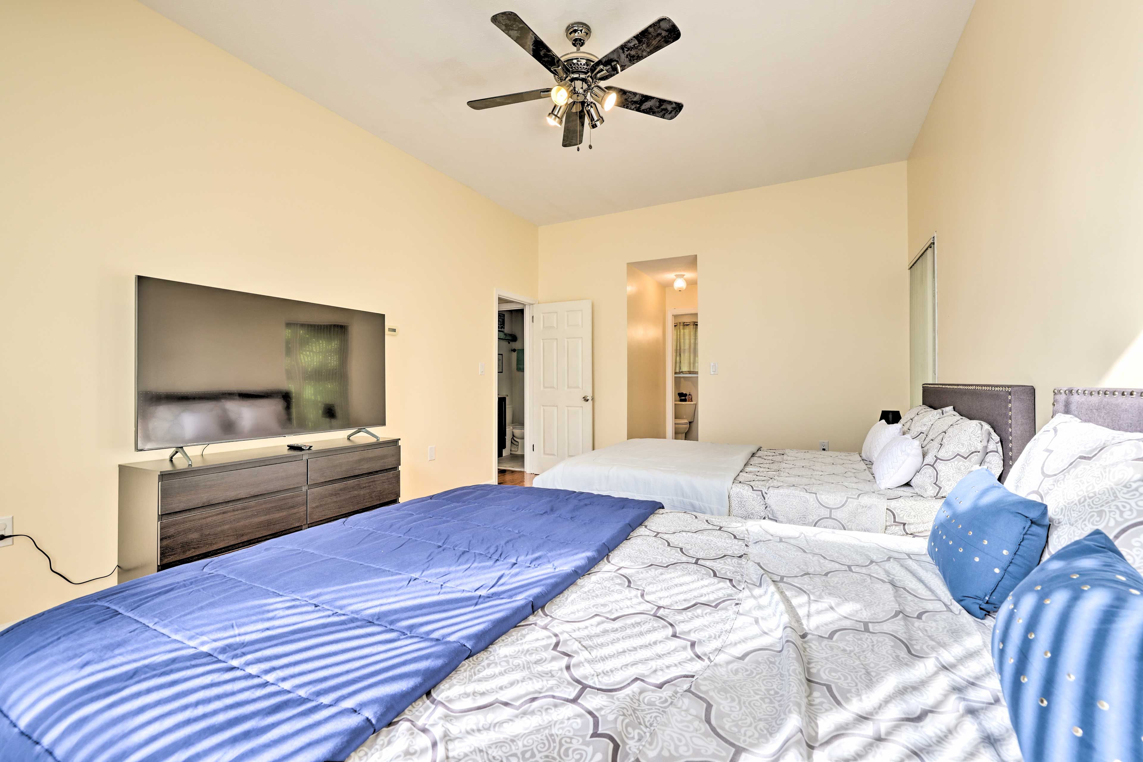 Bedroom 2 | Linens Provided | Smart TV | En-Suite Bathroom