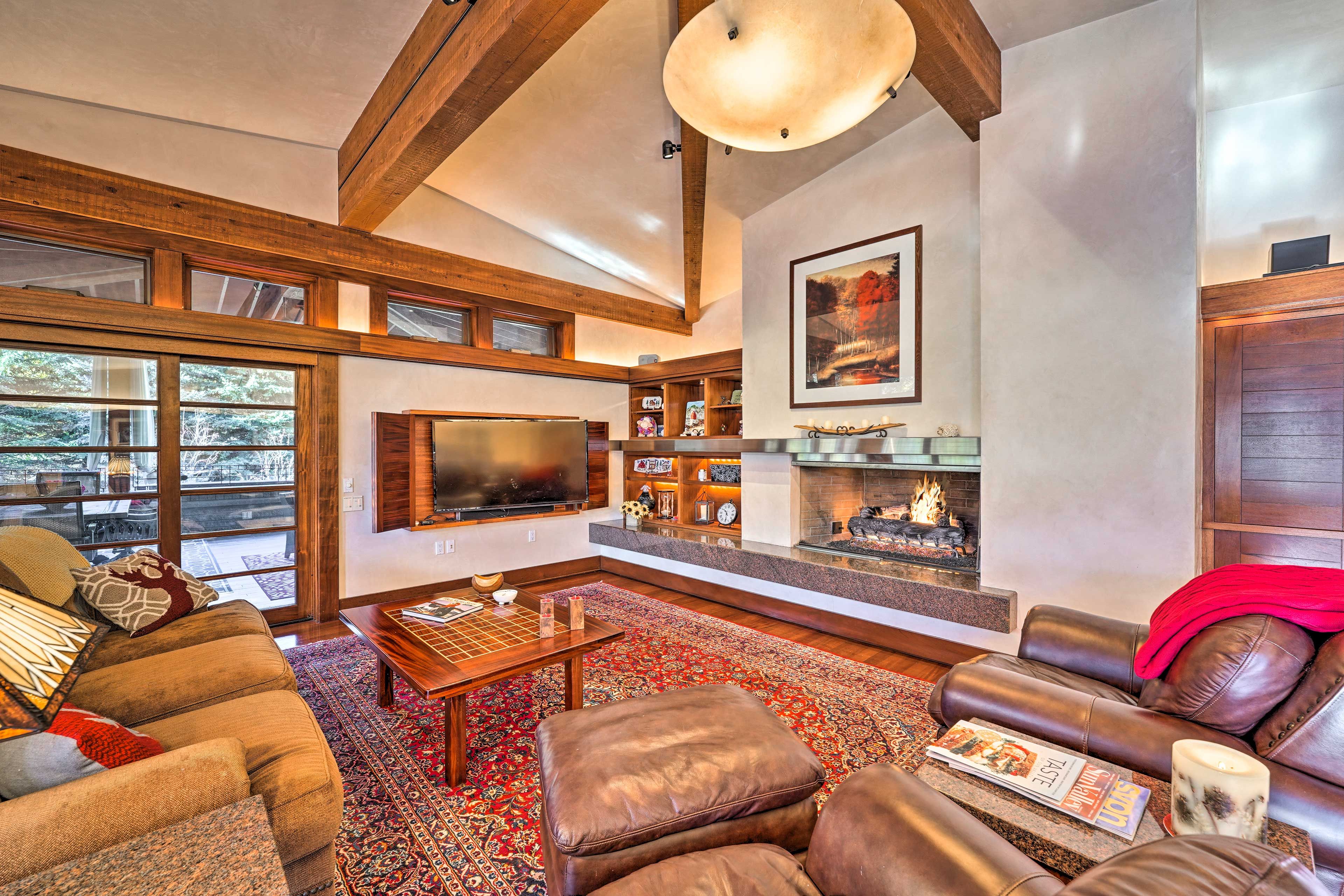 Living Area | 1st Floor | Smart TV | Internet Access | 12,000 Sq Ft