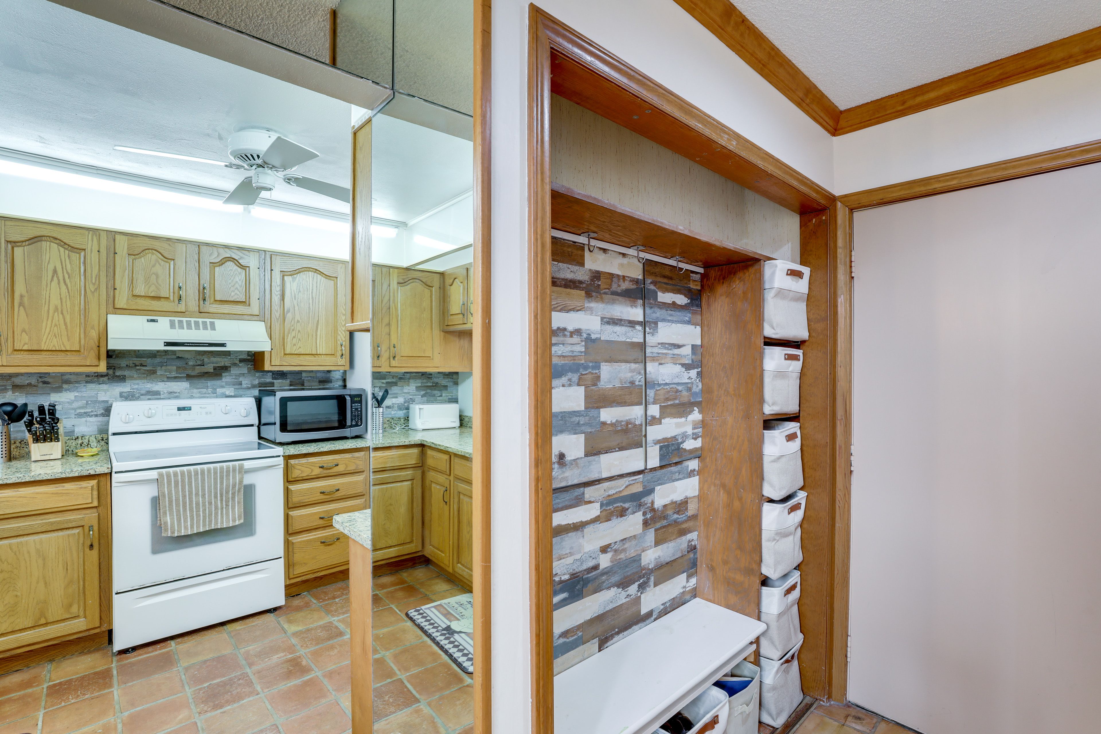 Unit Entryway