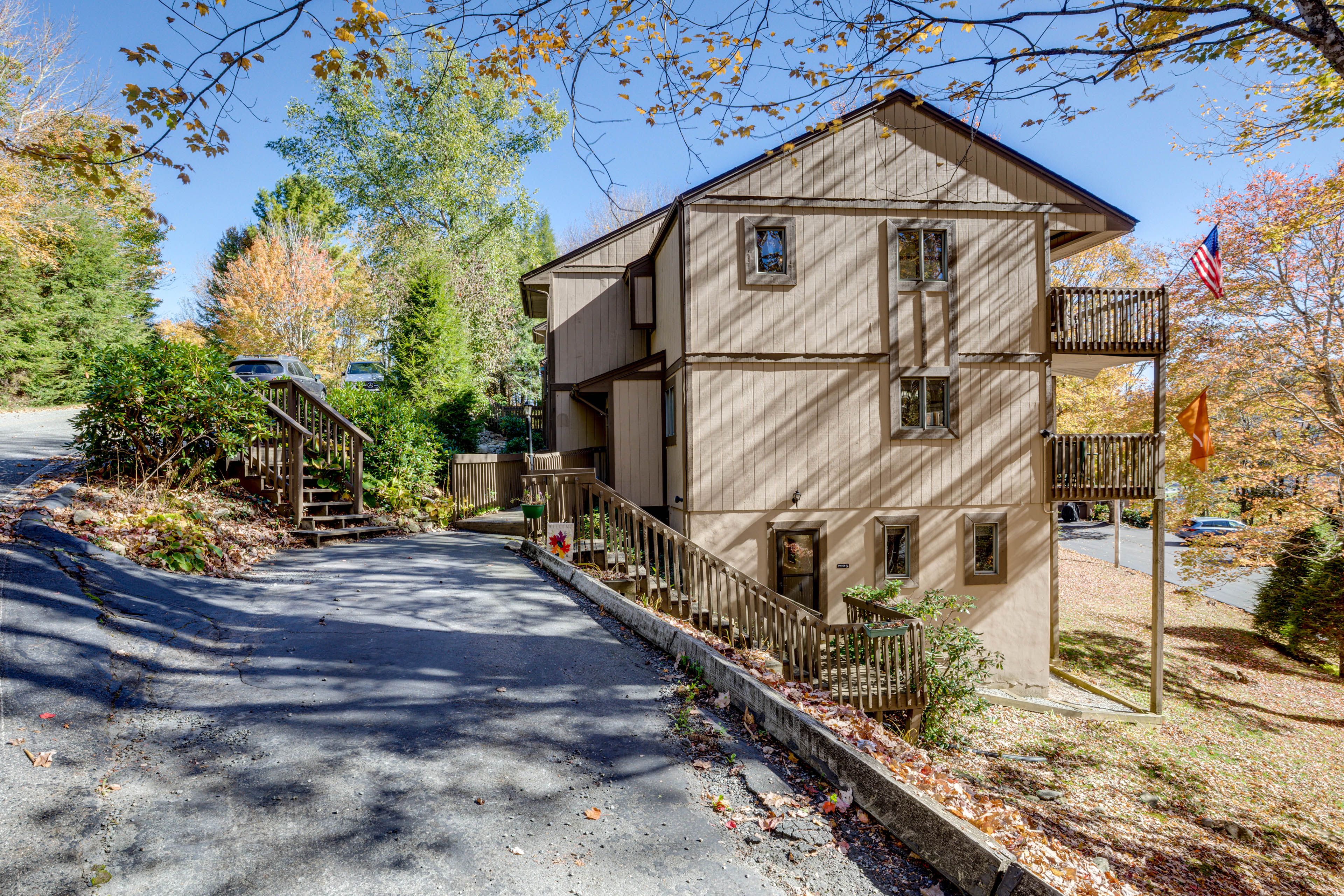 Building Exterior | Half-Mile to Sugar Mountain Resort