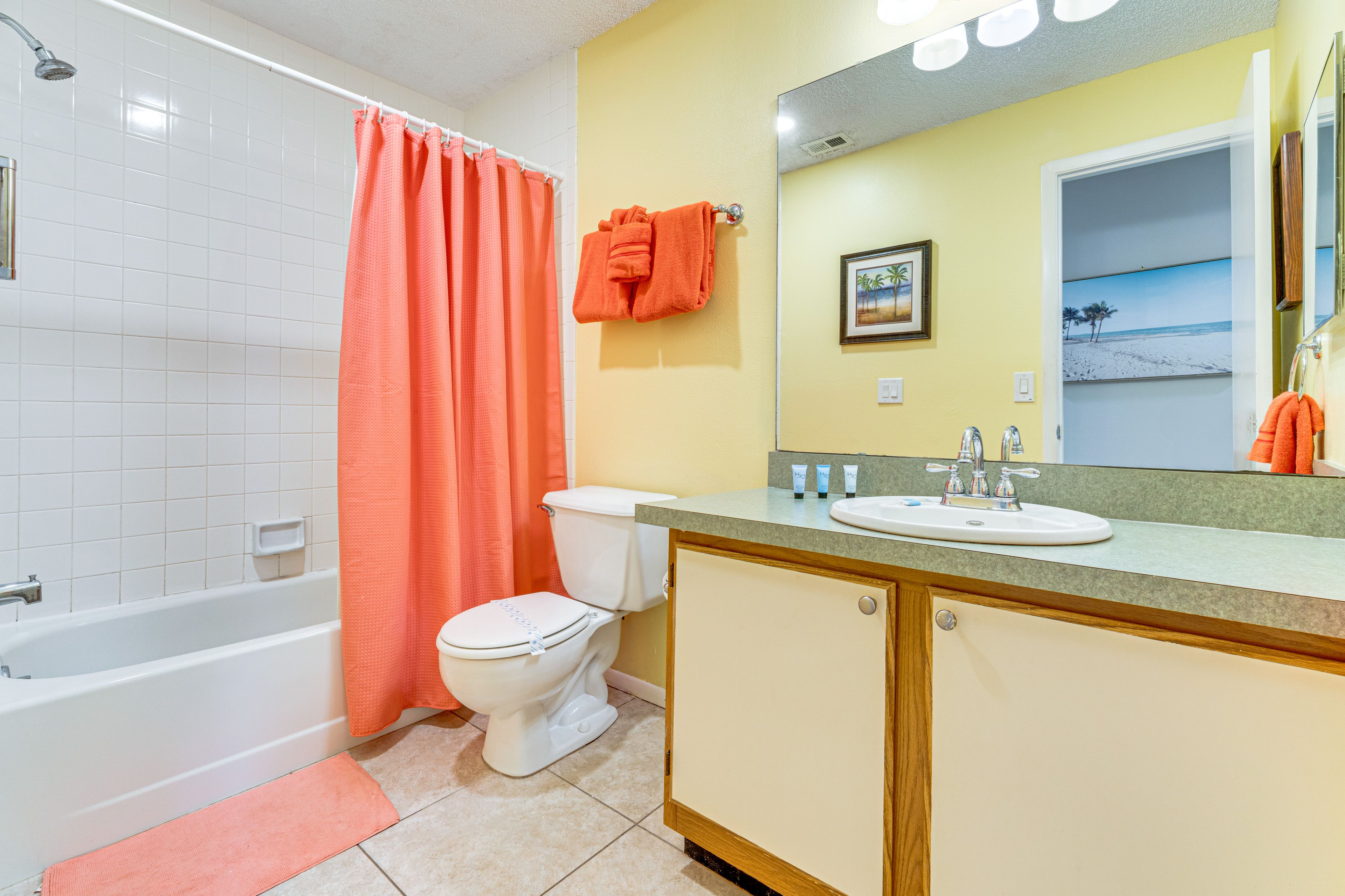 Full Bathroom | Shower/Tub Combo