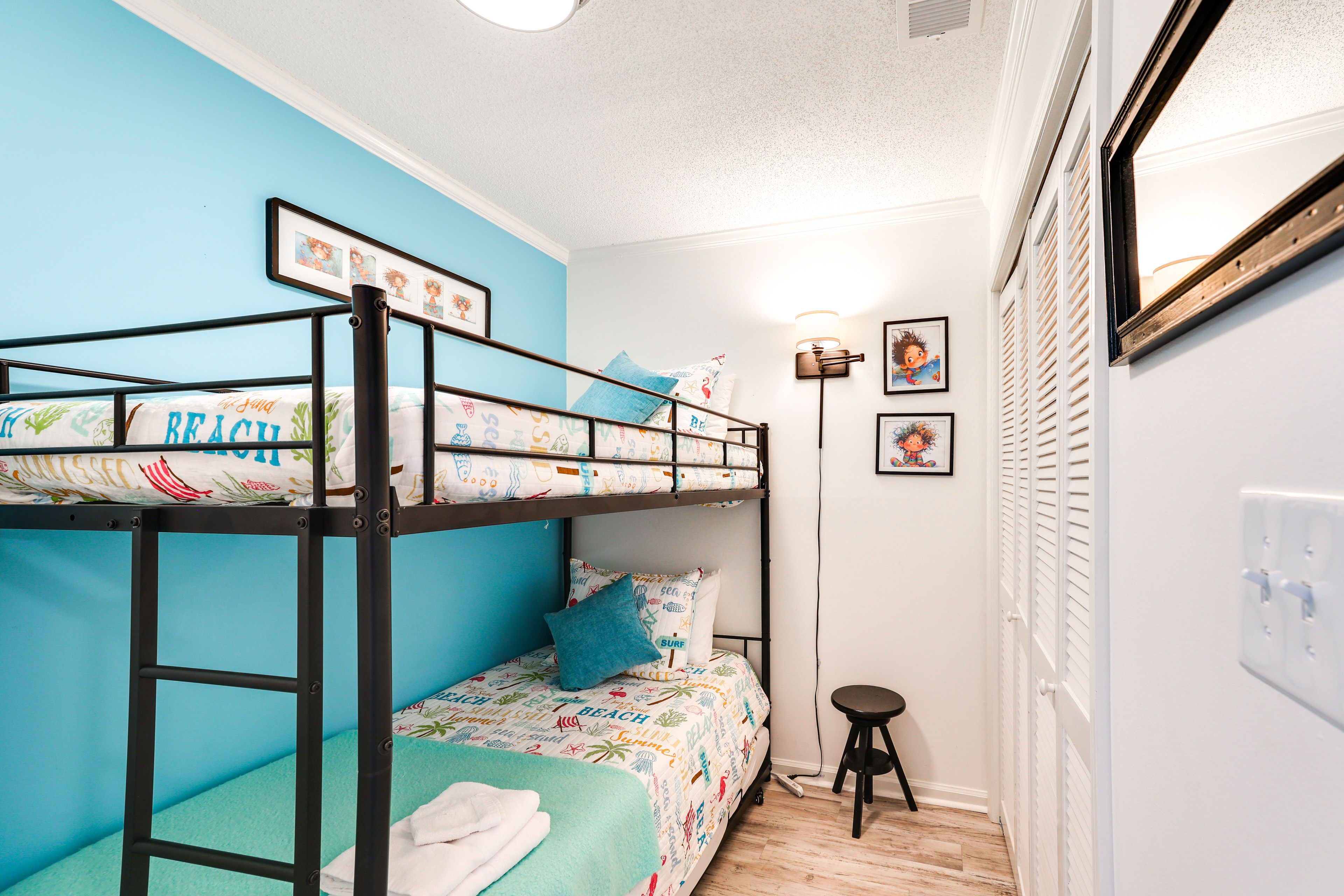 Bedroom 2 | Twin Bunk Bed w/ Twin Trundle