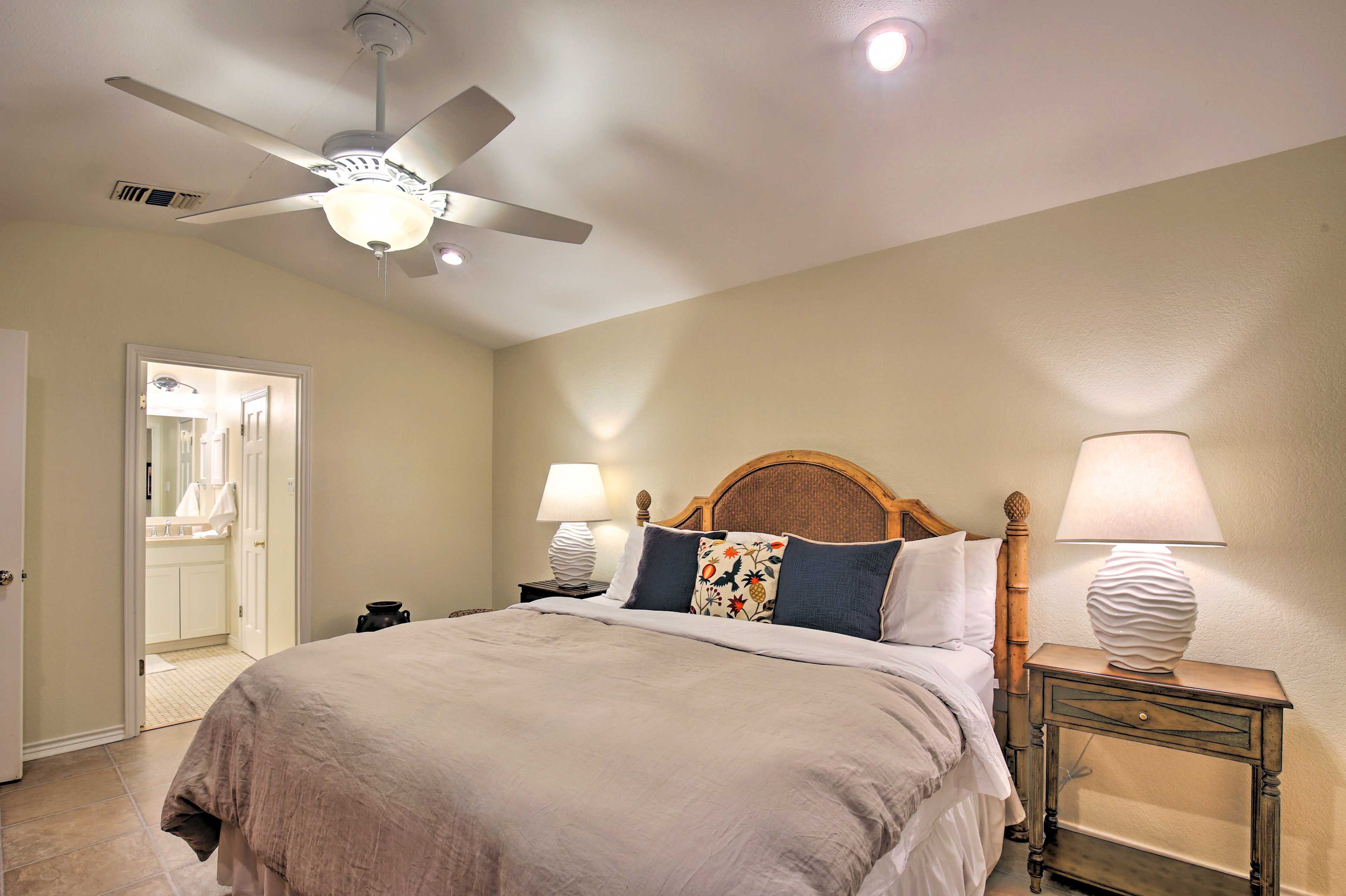 Bedroom 1 | King Bed | Main Level