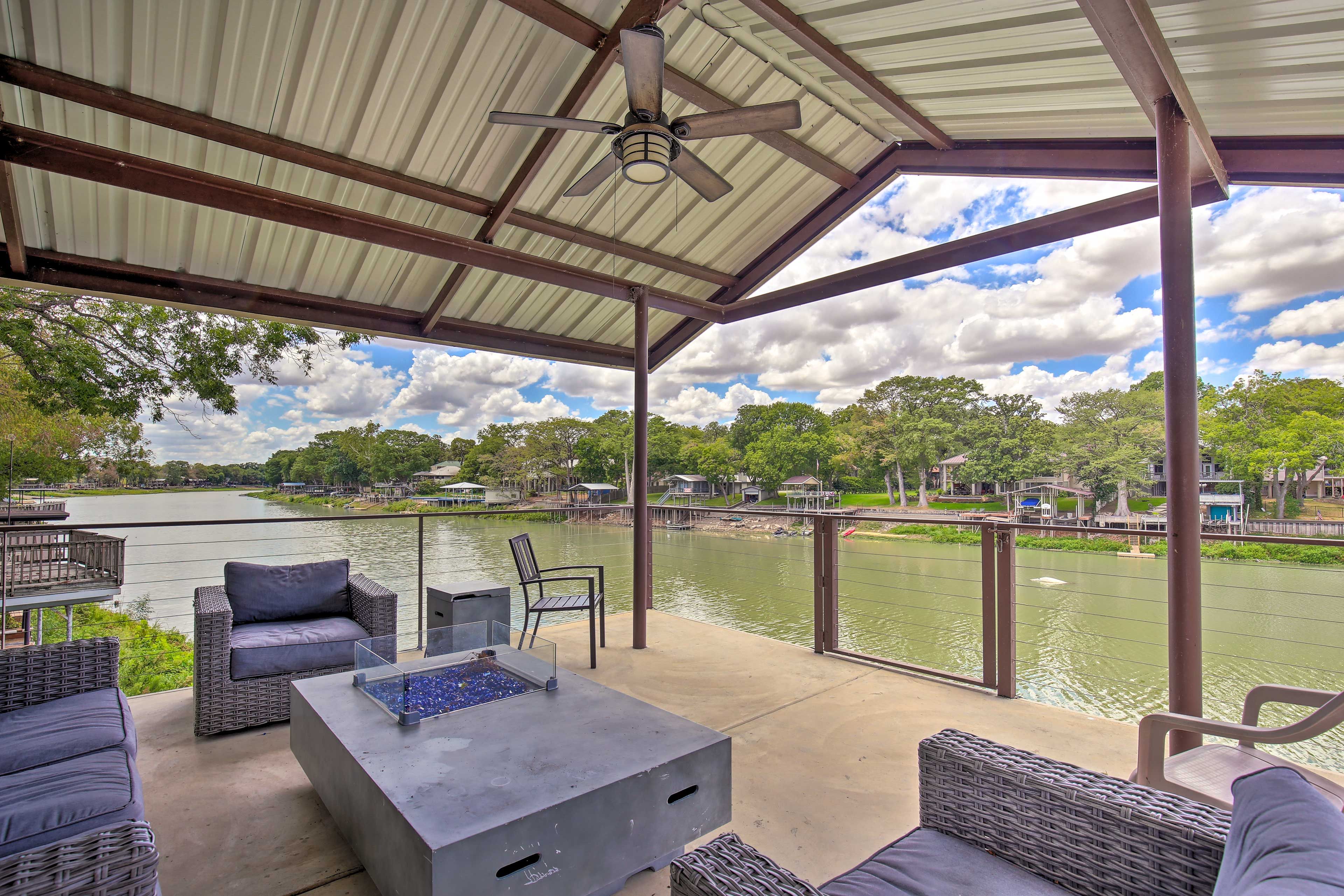 Dock | Gas Fire Pit | Dining Area | Charcoal Grill