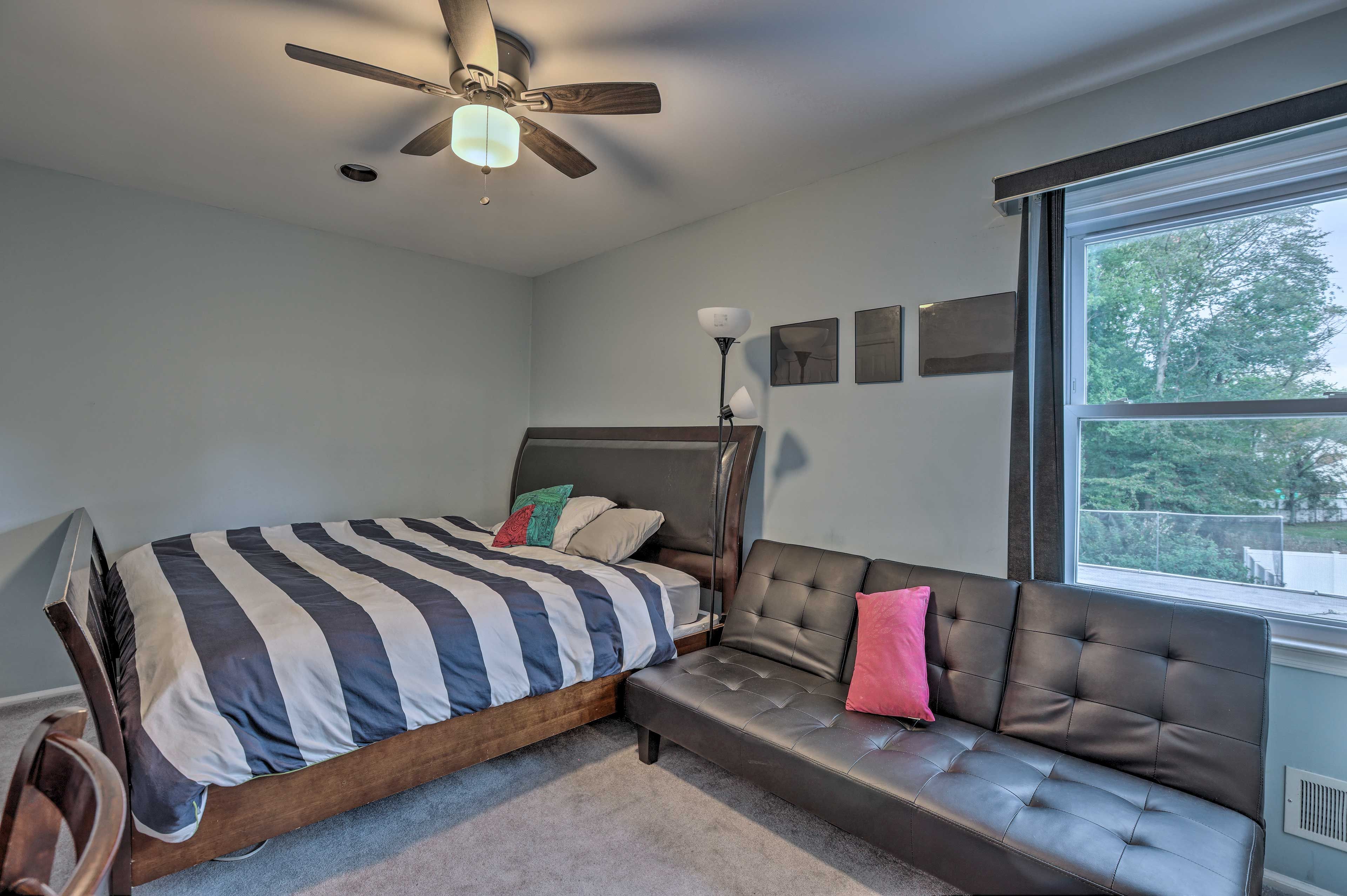 Bedroom 2 | Queen Bed | Futon | Upper Level