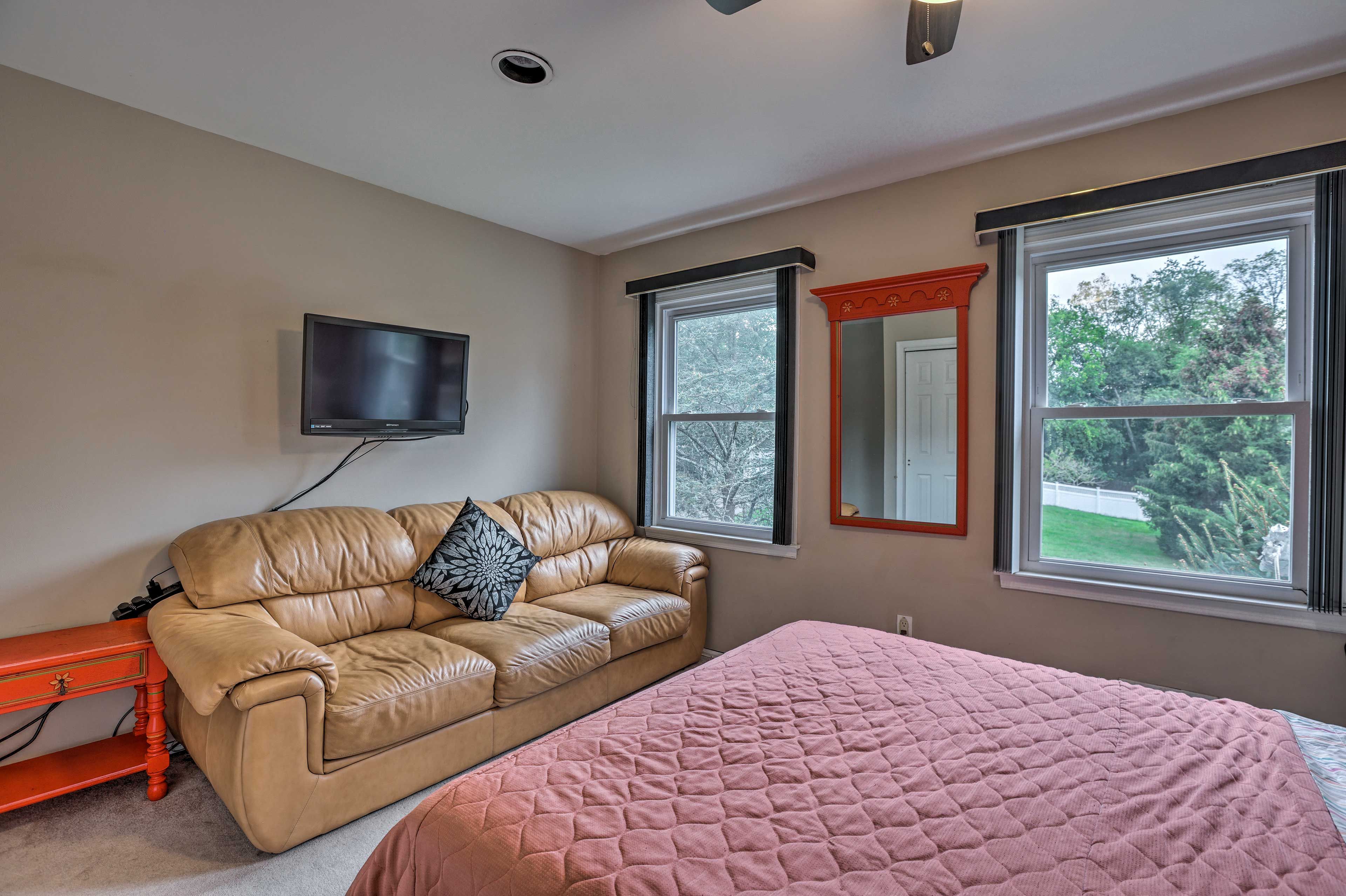 Bedroom 1 | Flat Screen TV