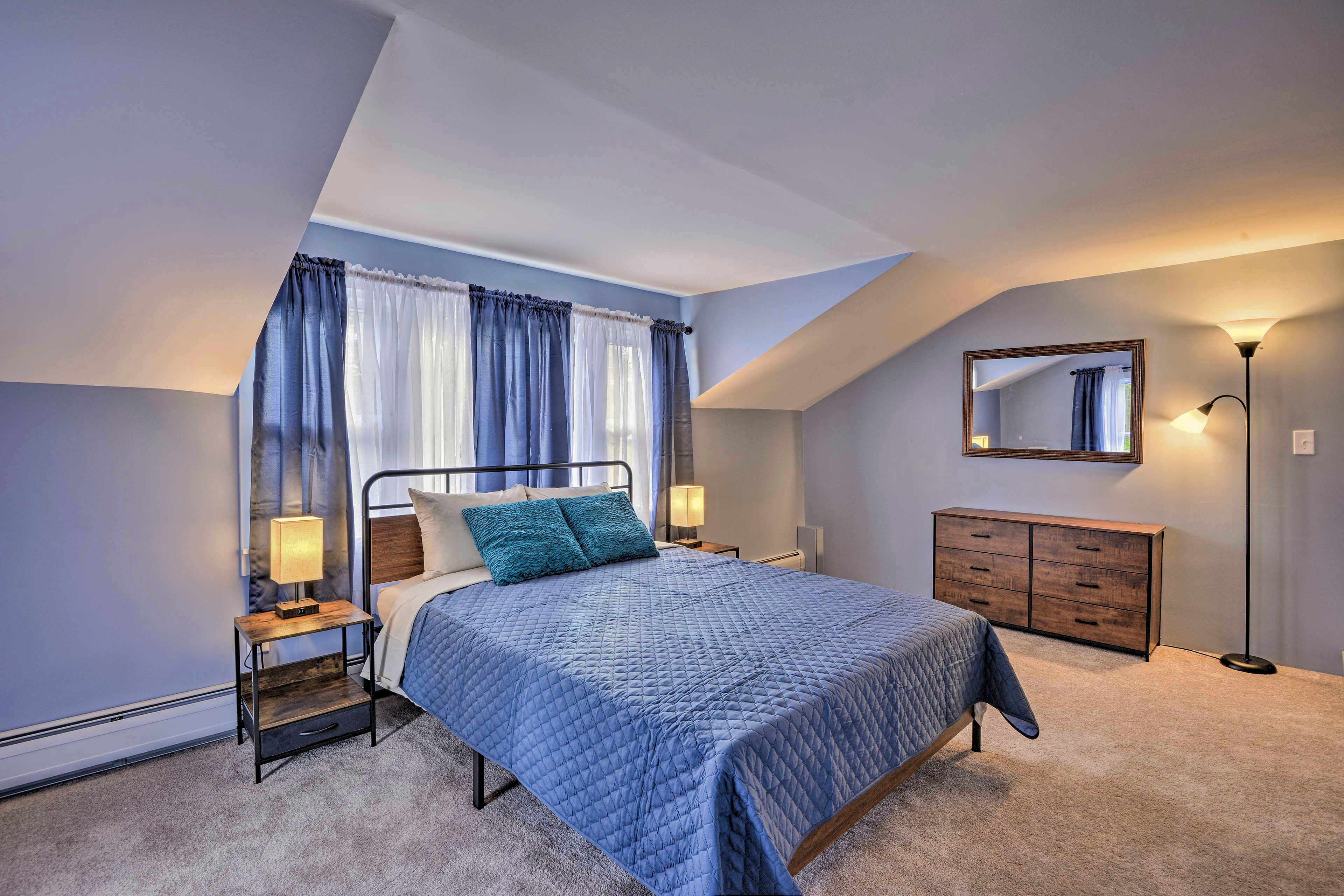 Bedroom 3 | Queen Bed
