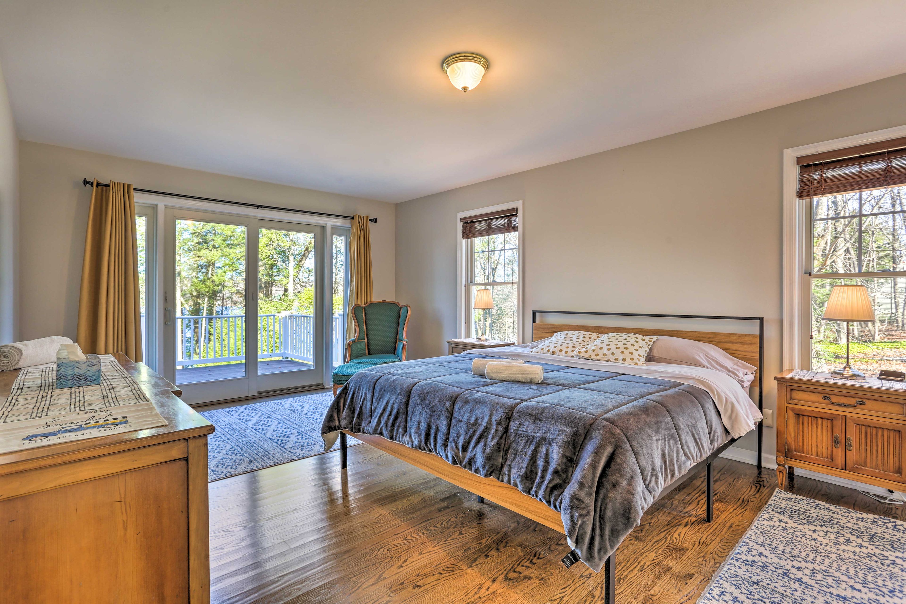 Bedroom 1 | Main Level | King Bed