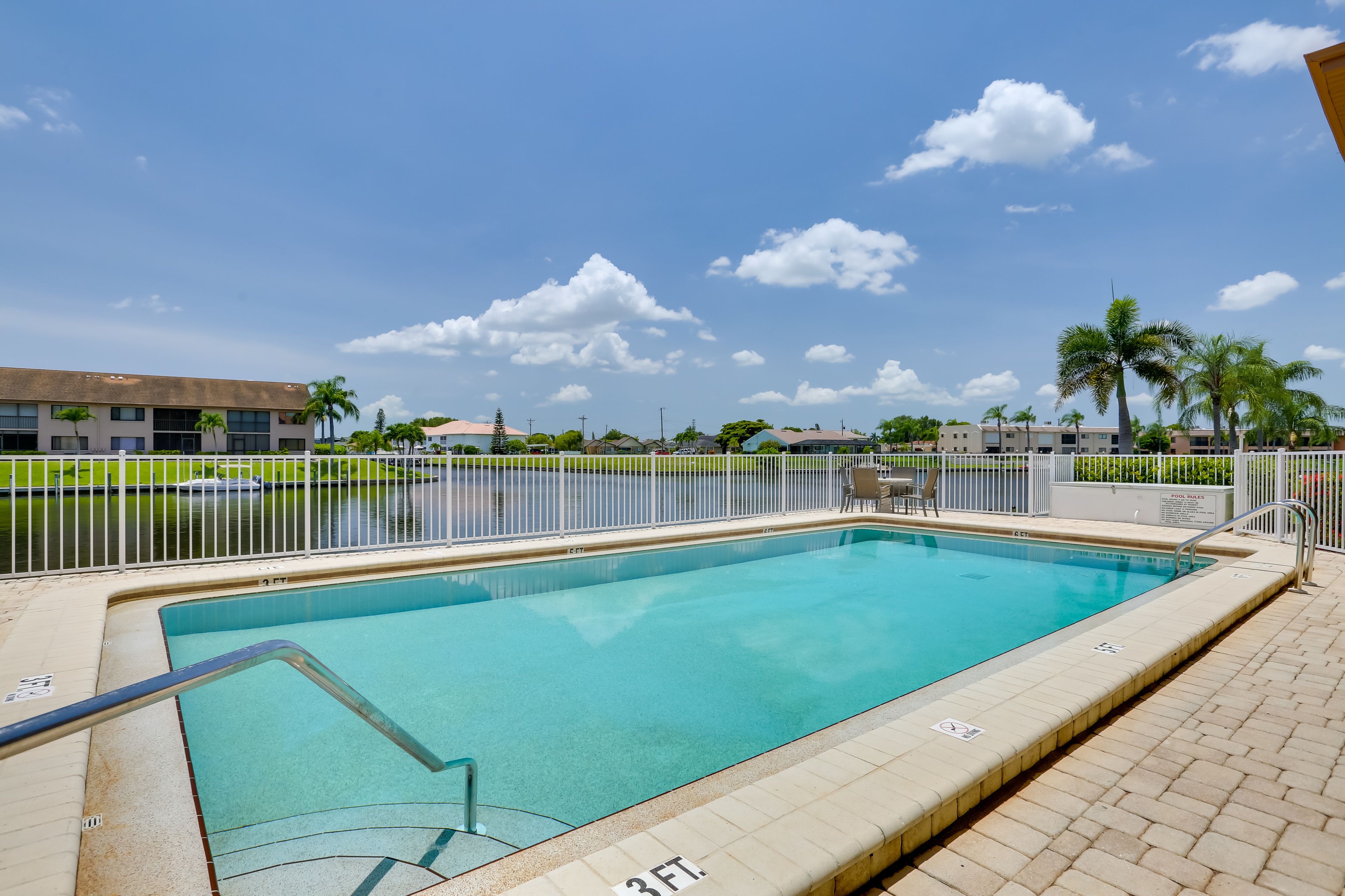 Community Pool (Depth 3’-6’)