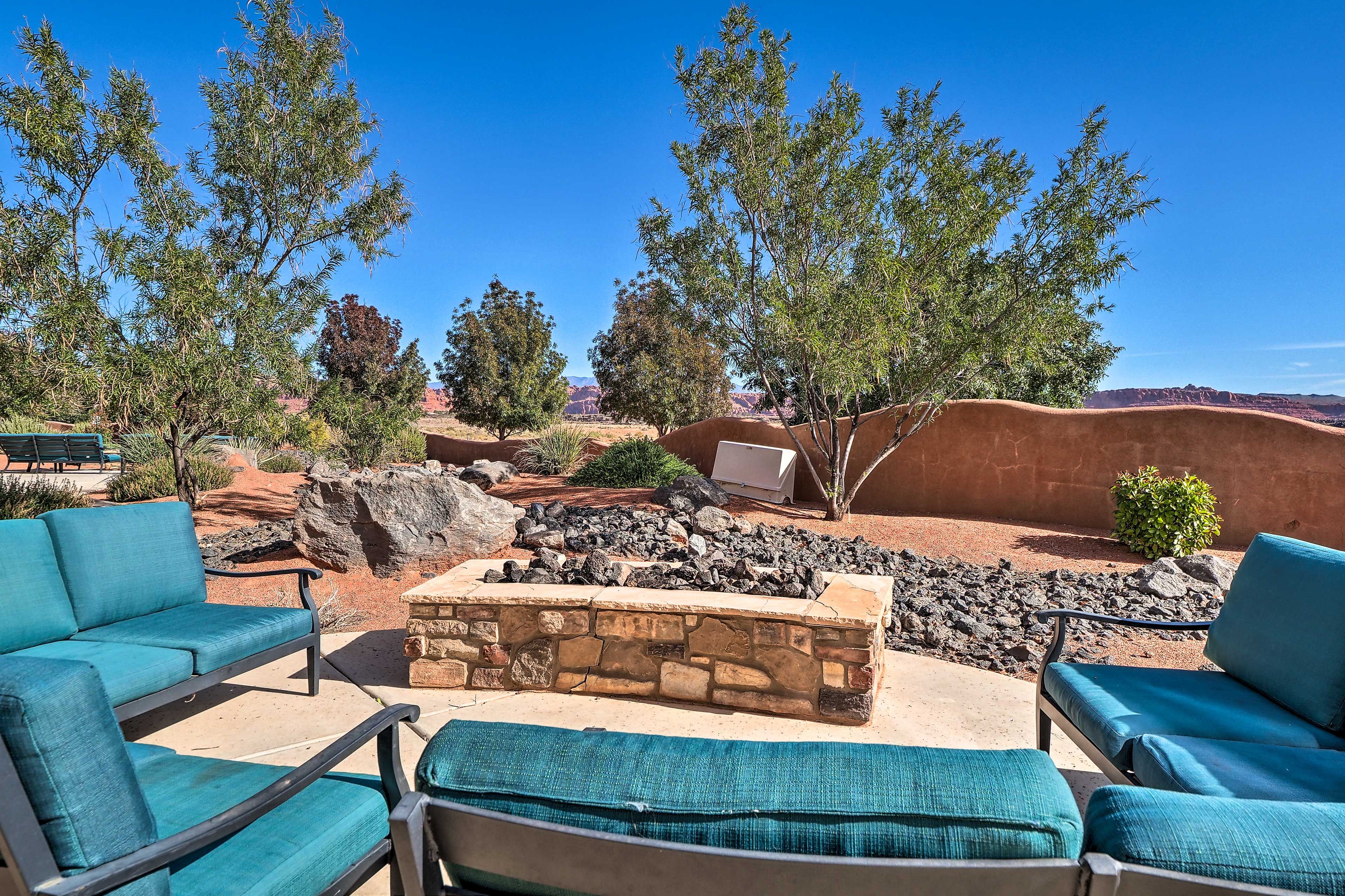 Private Backyard | Fire Pit
