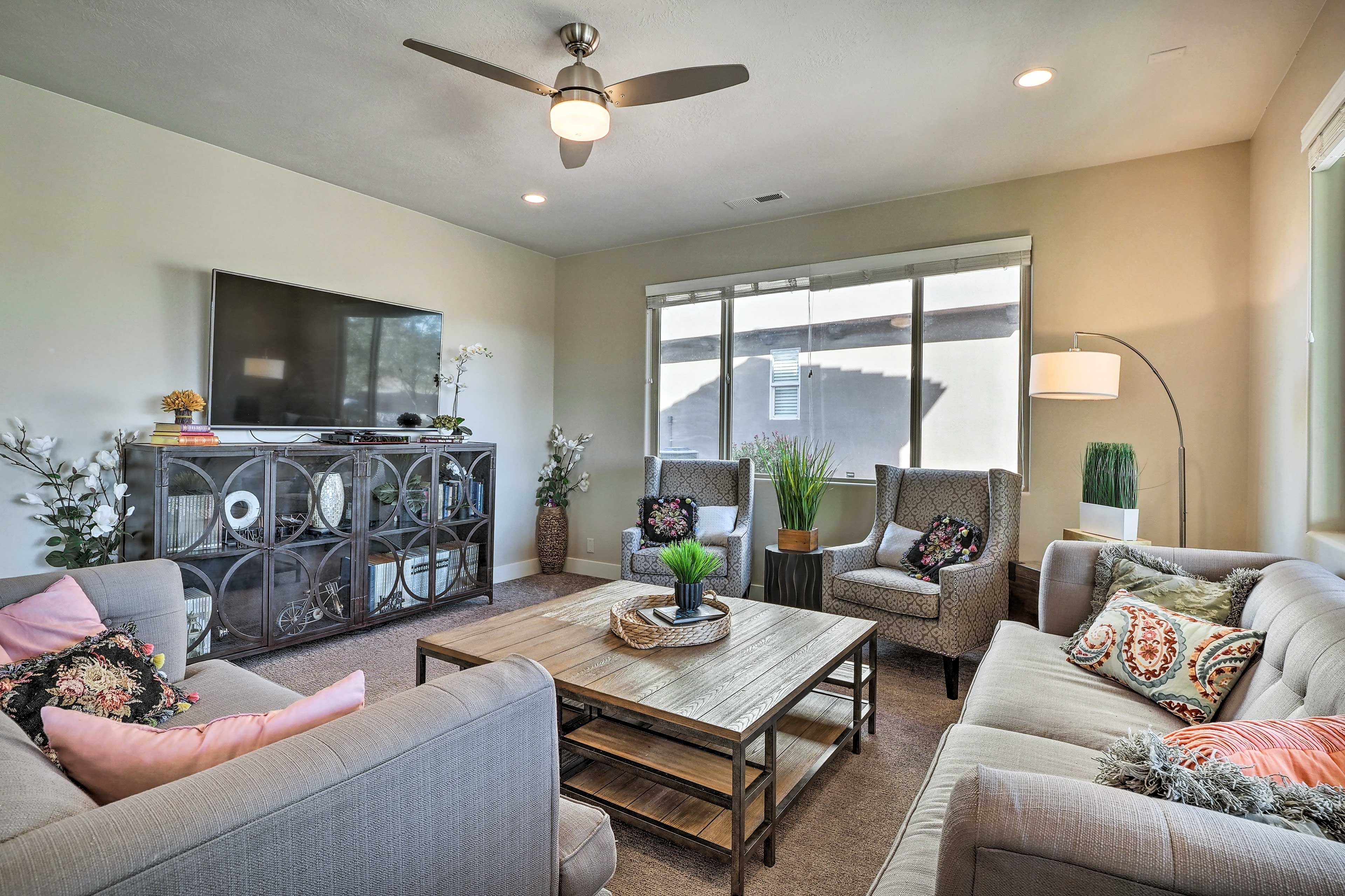 Living Room | Central Air Conditioning & Heating | Smart TV