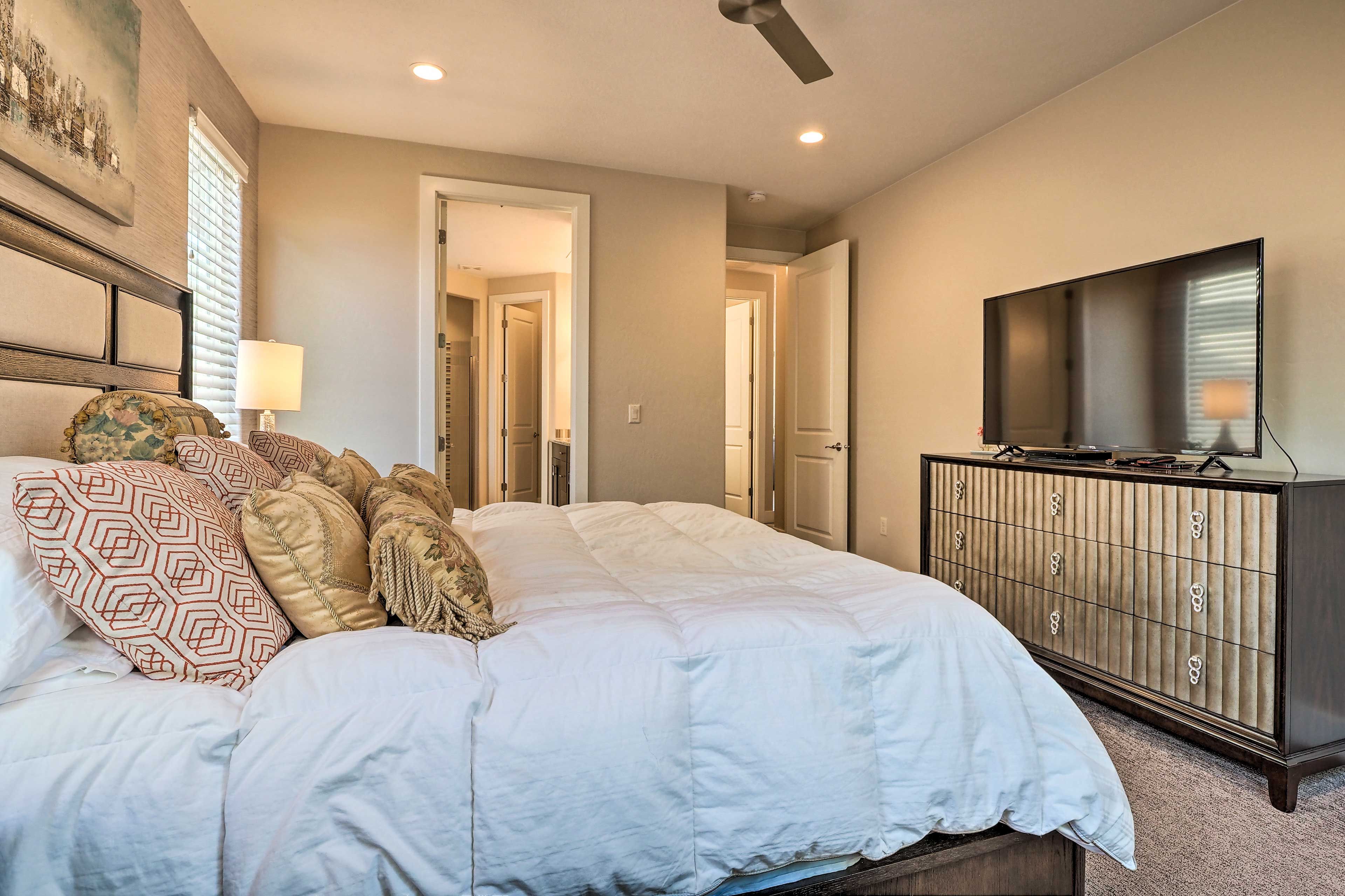 Bedroom 1 | Smart TV | En-Suite Bathroom