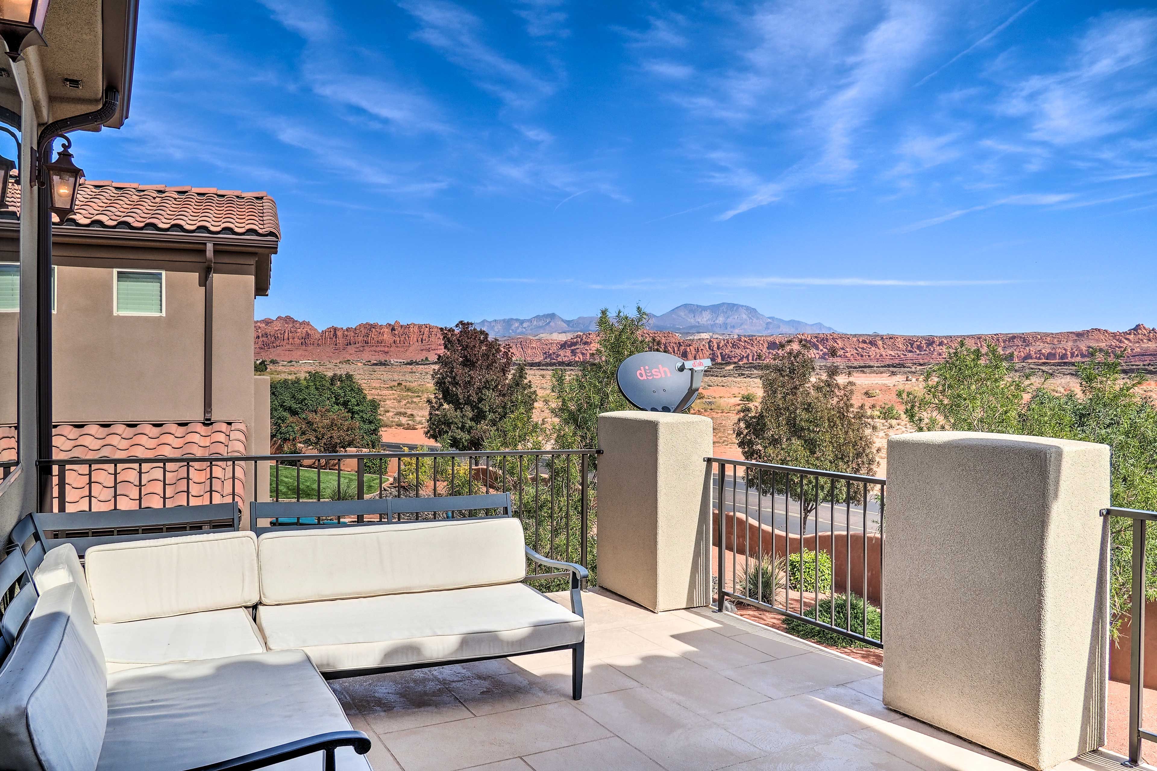 Private Balcony | 2nd Floor