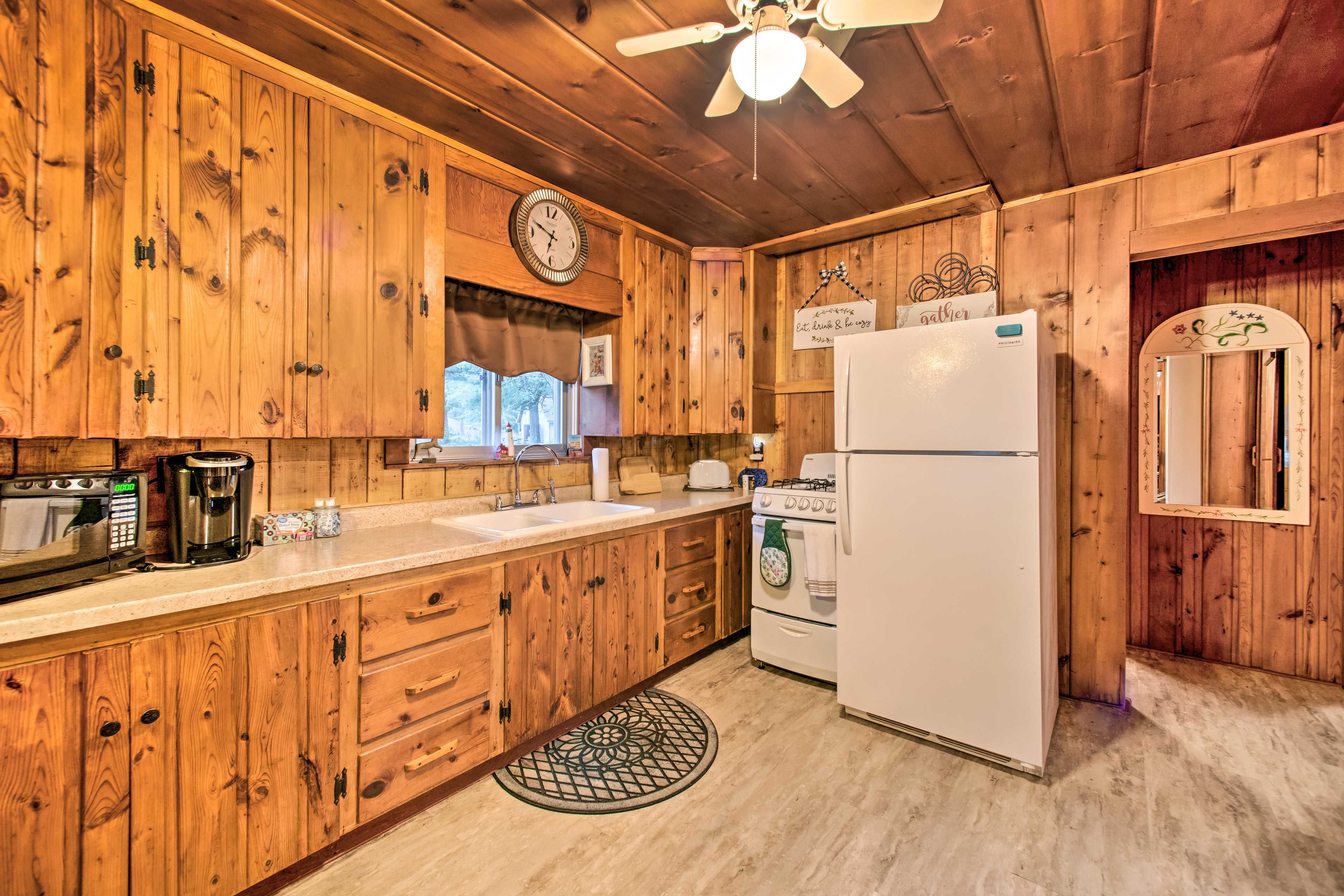 Kitchen | Well-Equipped | Cooking Basics | Dishware/Flatware Provided