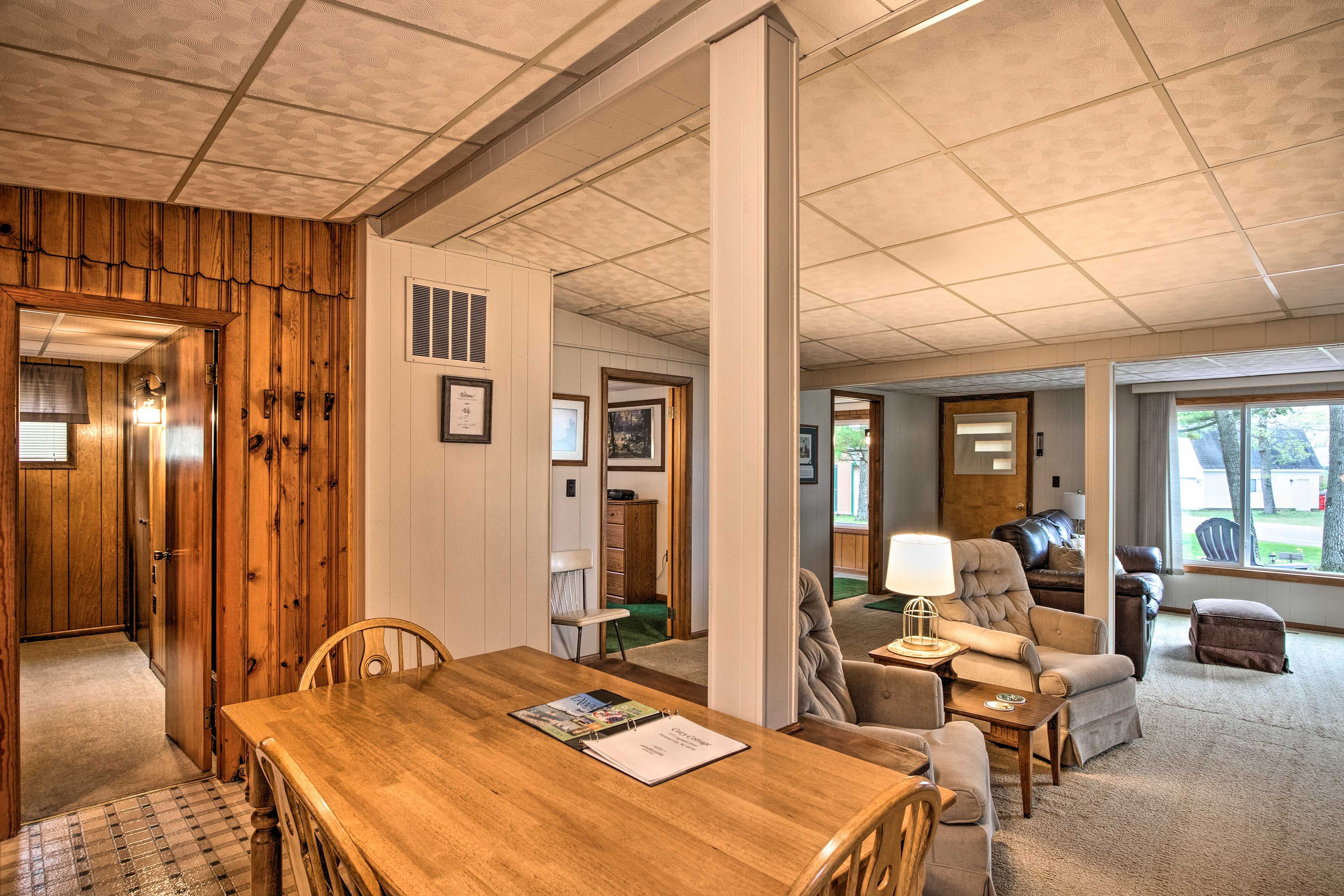 Dining Room | Dishware/Flatware Provided