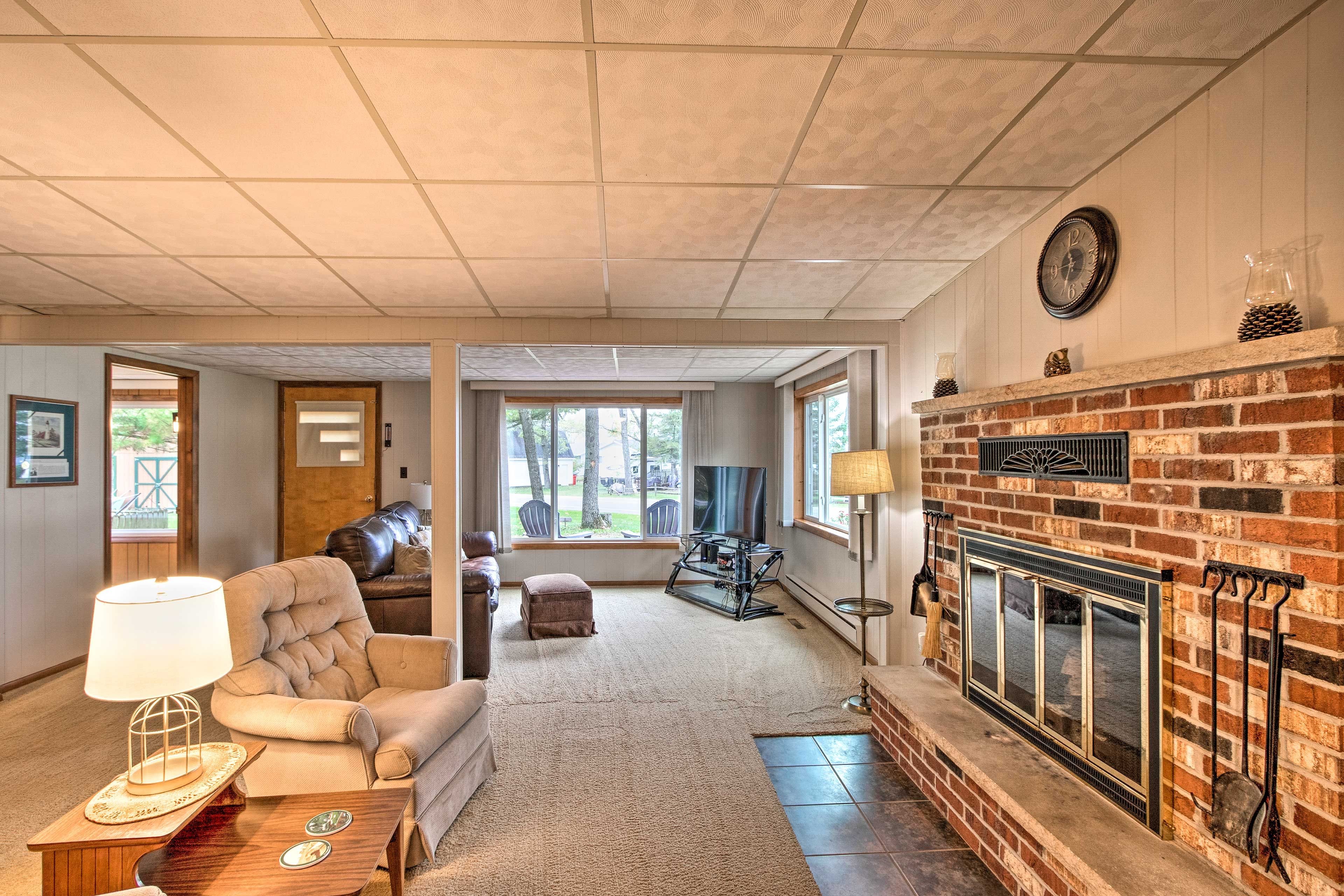 Living Room | Fireplace