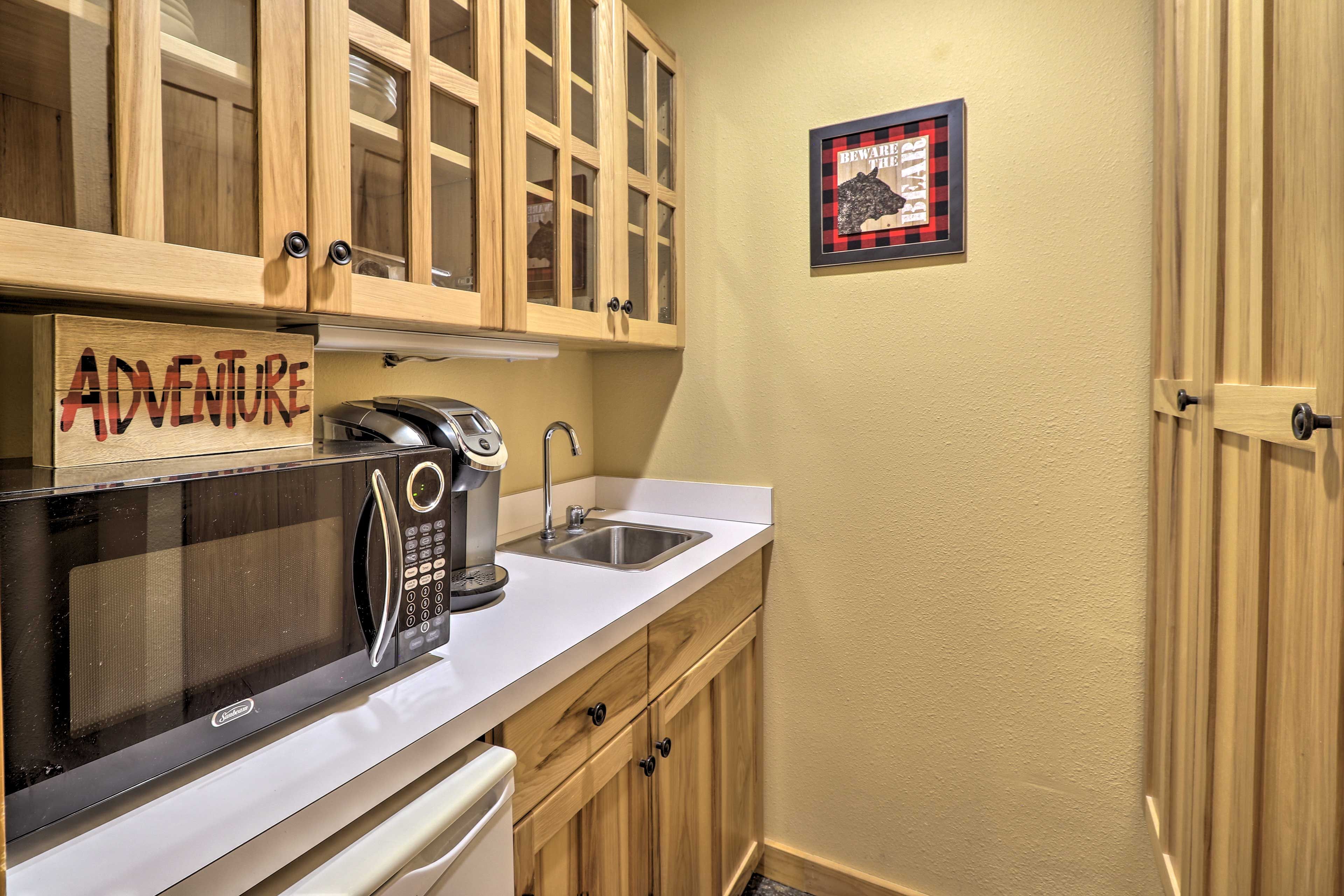 Kitchenette | Blender | Toaster | Trash Bags/Paper Towels | Mini Fridge