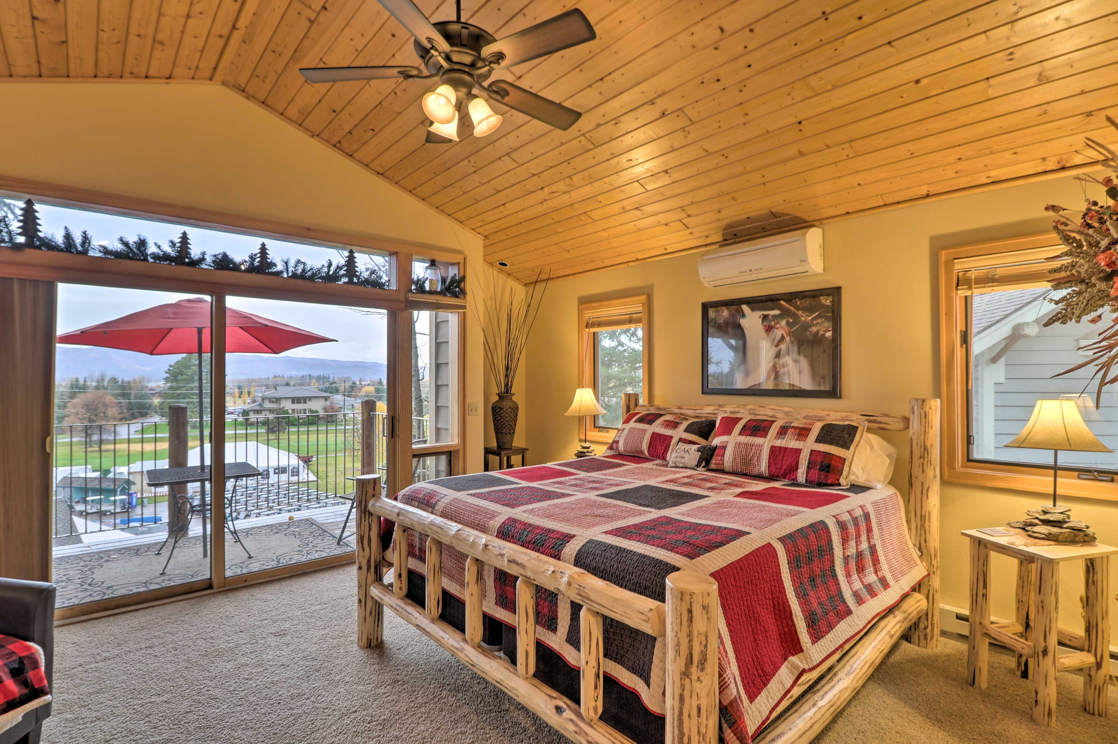 Bedroom 1 | King Bed | Balcony Access | Smart TV | 3rd Floor | En-Suite Bathroom