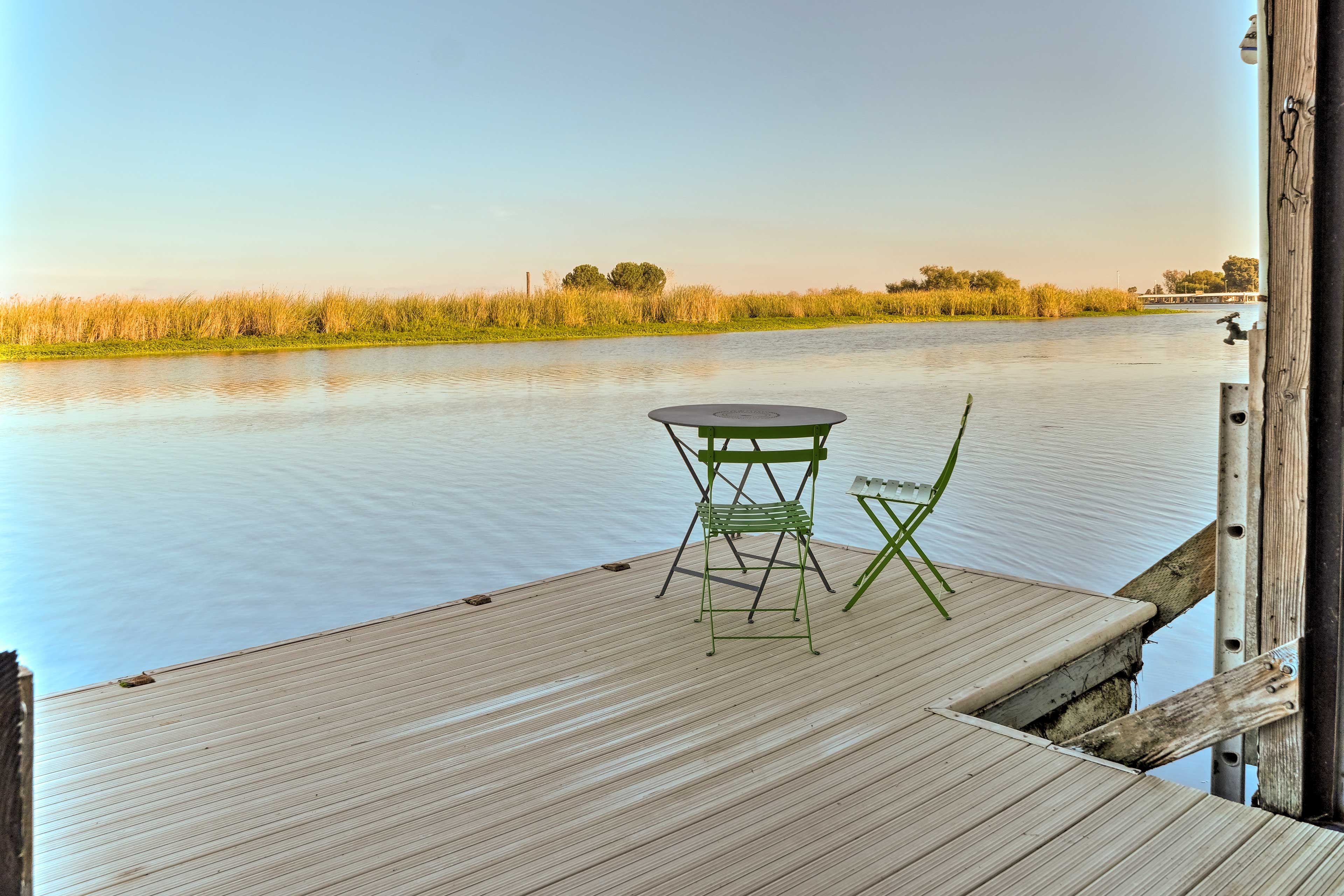 Dock | 2 Cleats Available