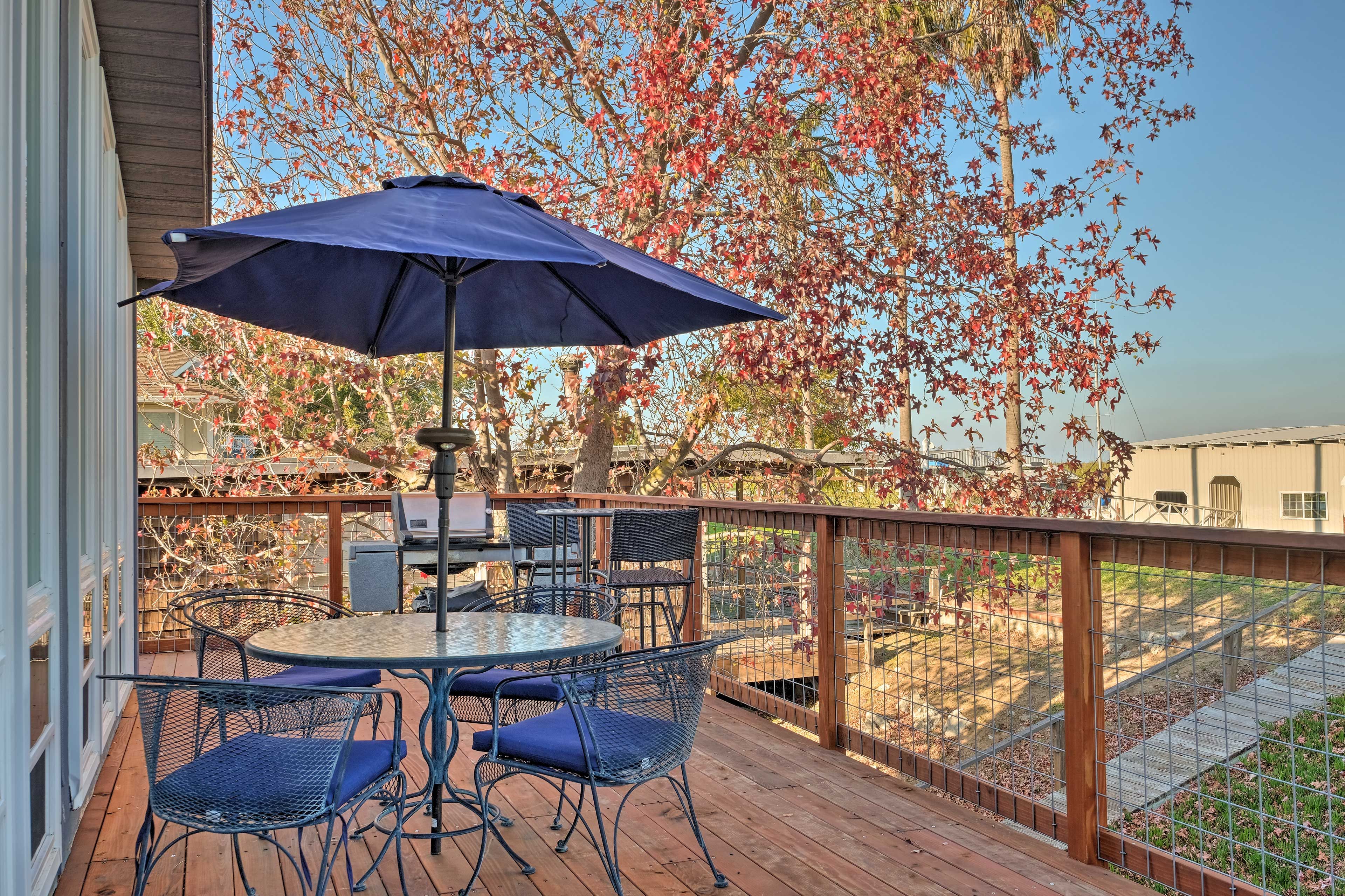 Wraparound Deck | Gas Grill