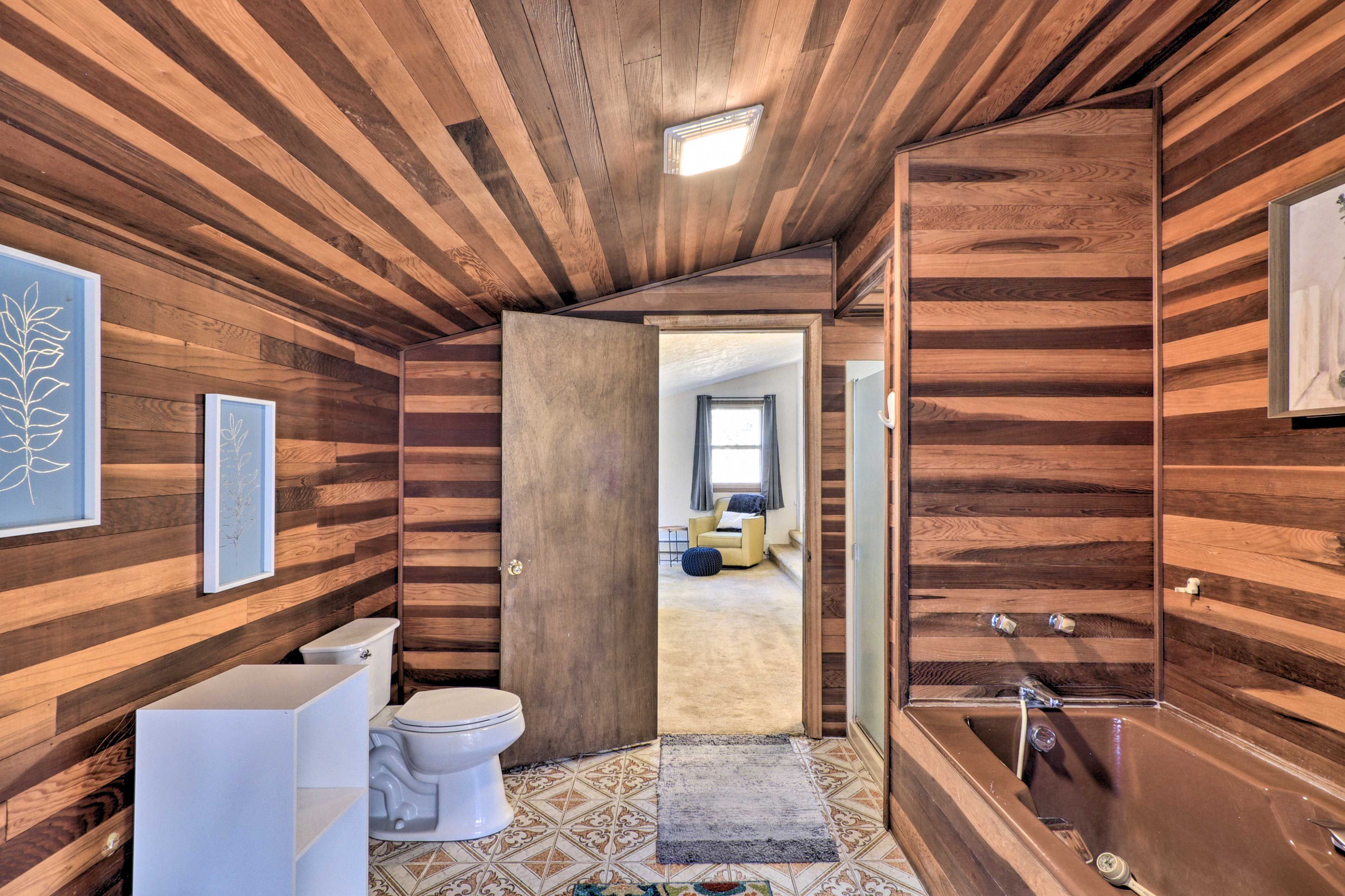 En-Suite Bathroom | New Fixtures