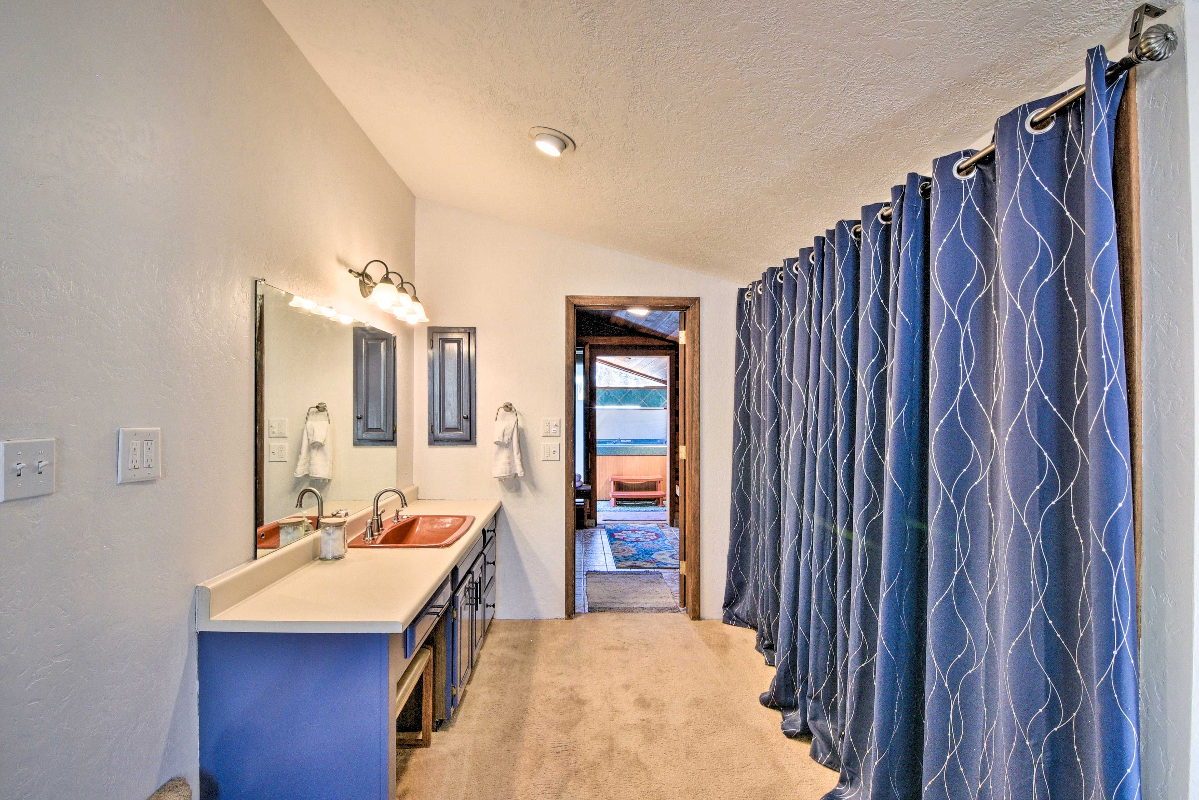 En-Suite Bathroom | Complimentary Toiletries