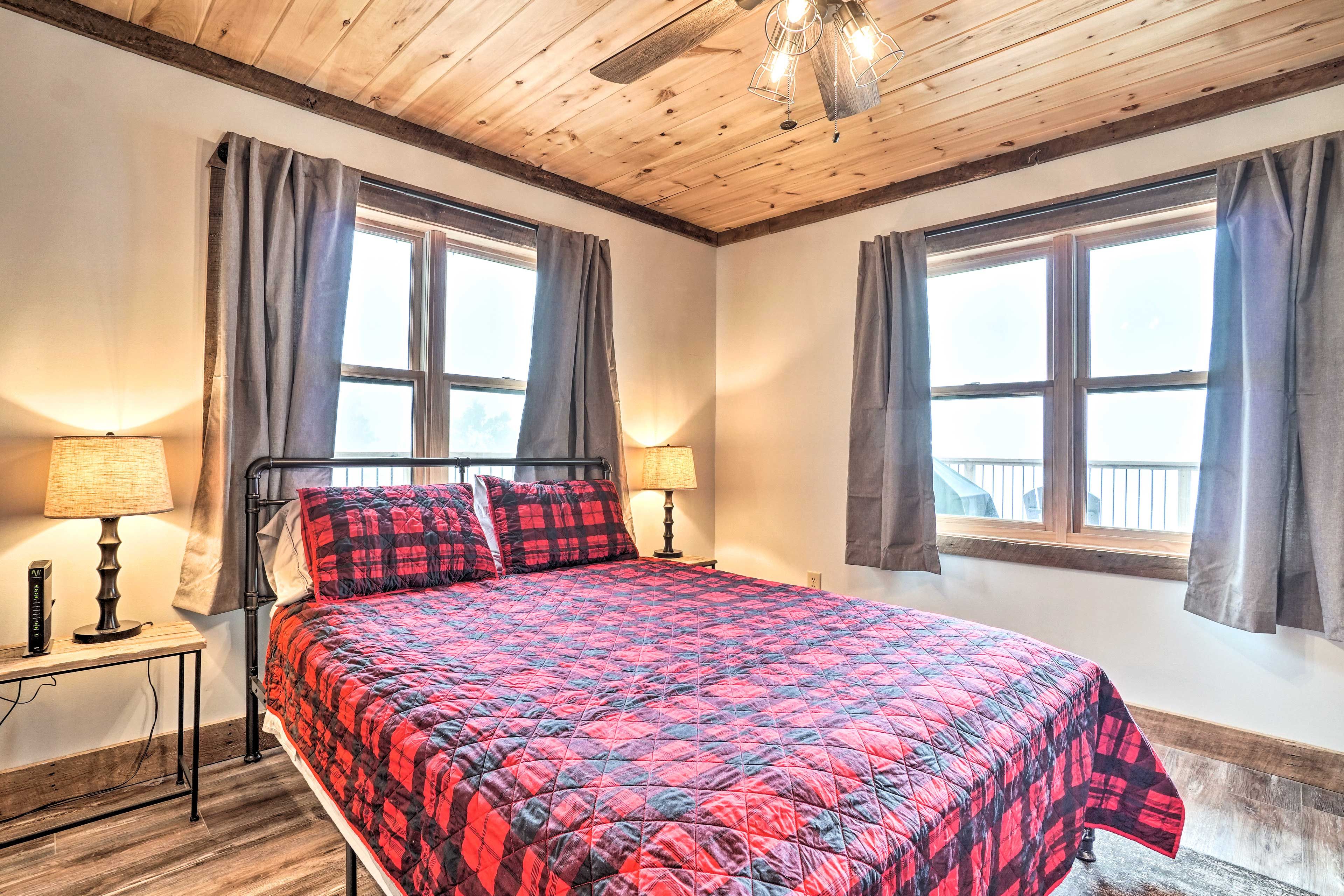 Bedroom 3 | Queen Bed | 1st Floor