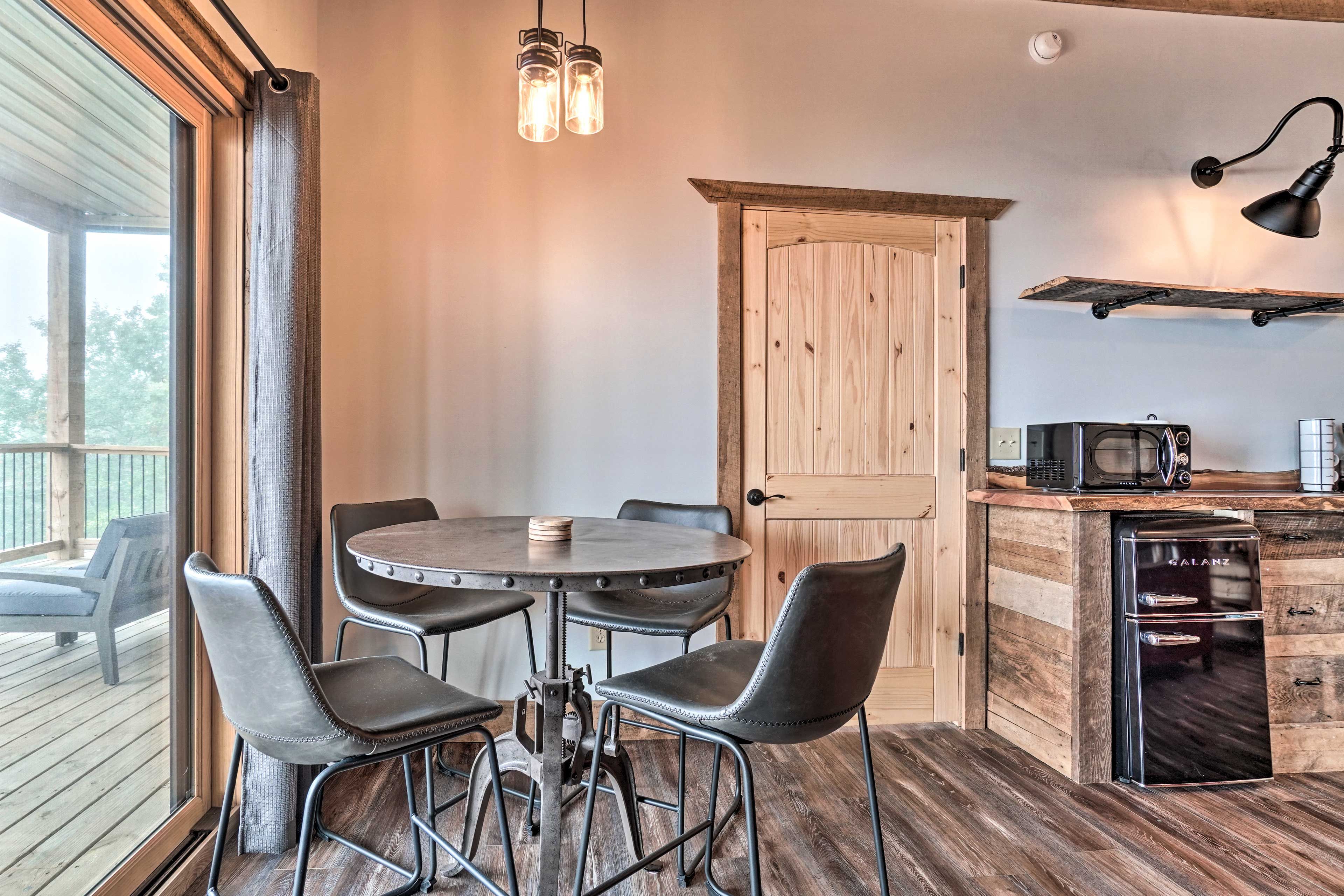 Dining Area | Mini Bar
